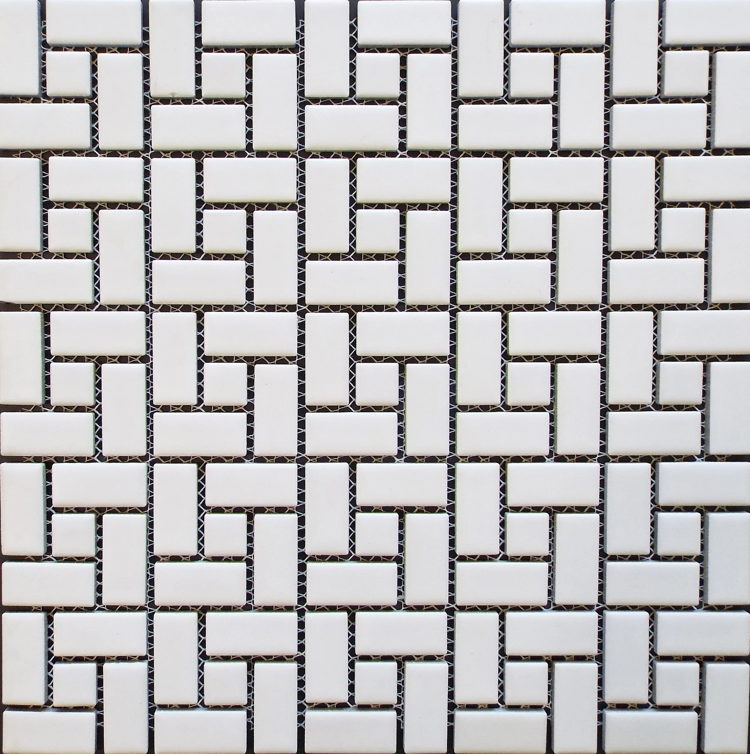 HKS 512 - Matte White Spiral w/ Matte White Dot 20 PC/CTN (22.2 SF); 54 CTN/PLT