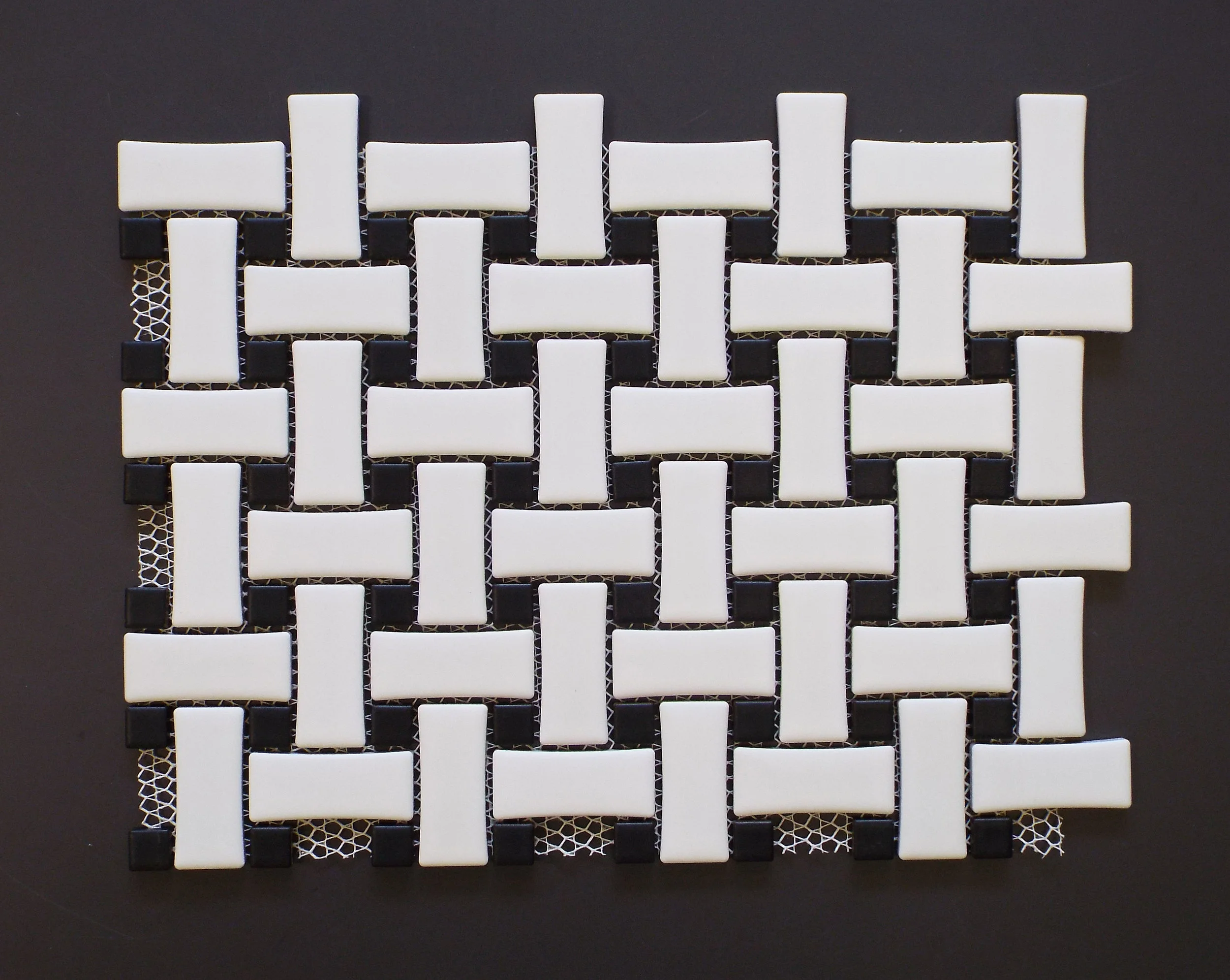 MBW 522 - BASKETWEAVE - Matte Wht w/ Matte Blk Dot 18 PC/CTN (18 SF); 54 CTN/PLT