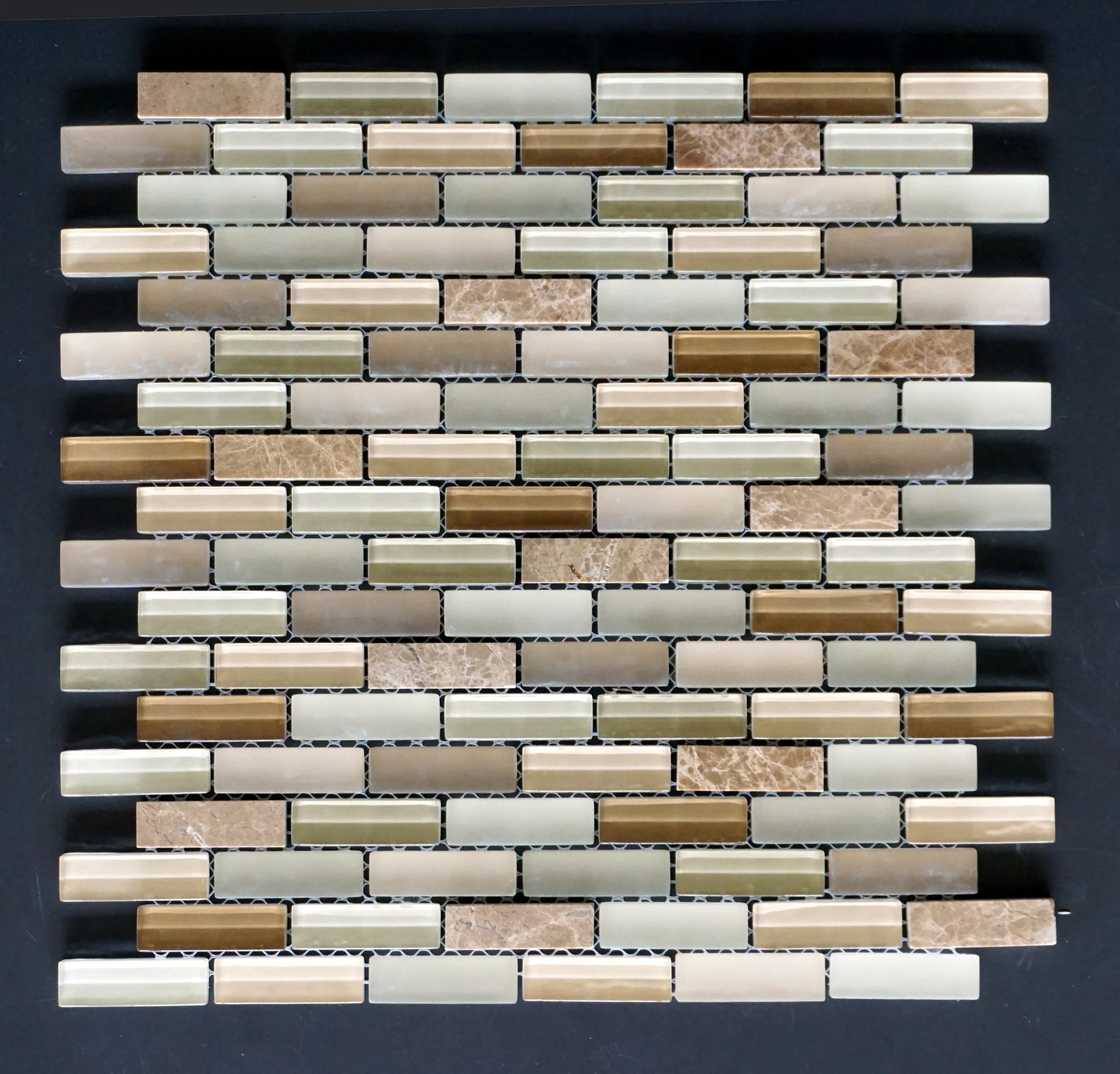 MANHATTAN BEIGE BRICK 5/8"X2" 11 PC/CTN (10.76 SF); 72 CTN/PLT