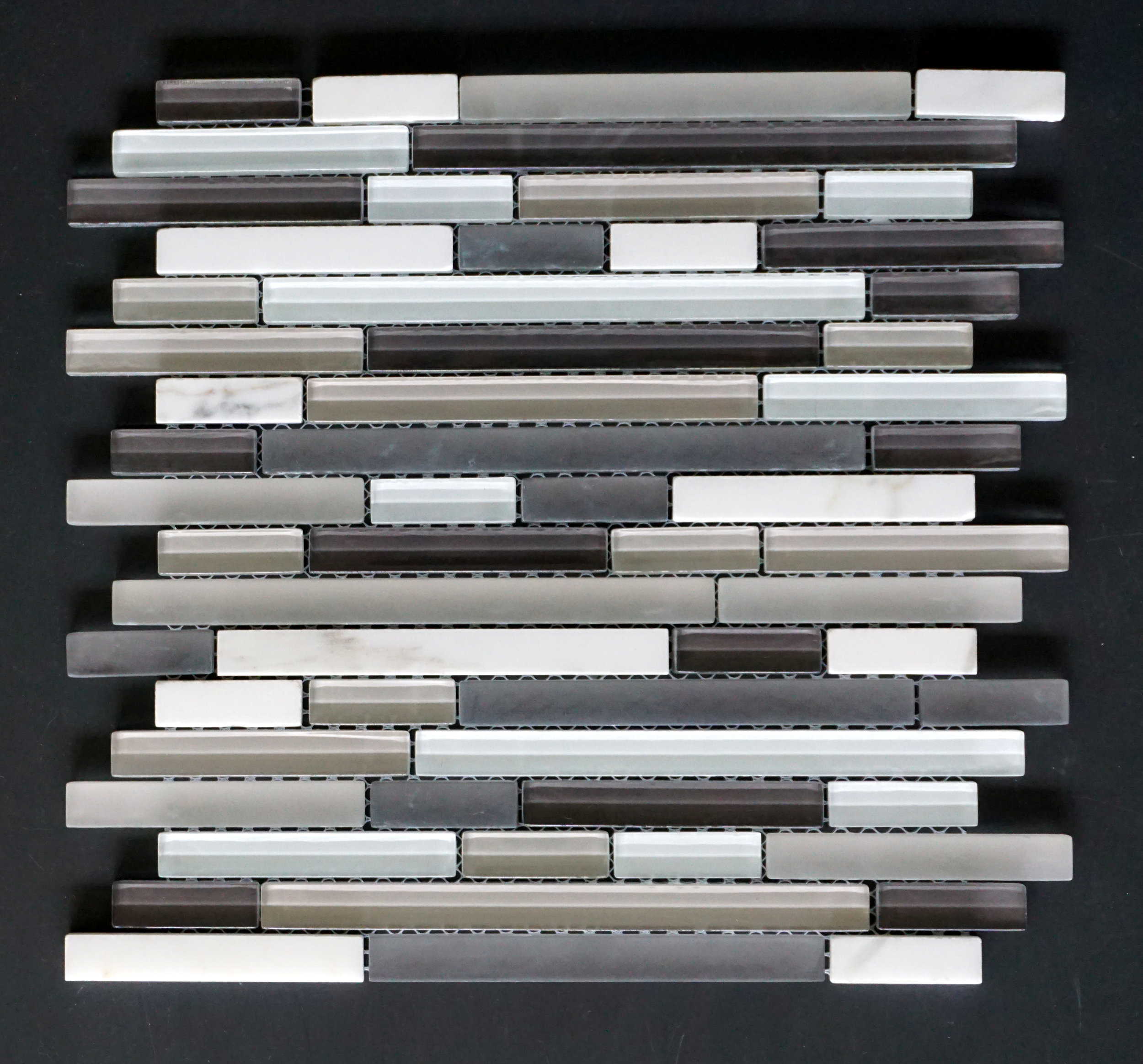 MANHATTAN GREY LISTELLO 11 PC/CTN (10.76 SF); 72 CTN/PLT