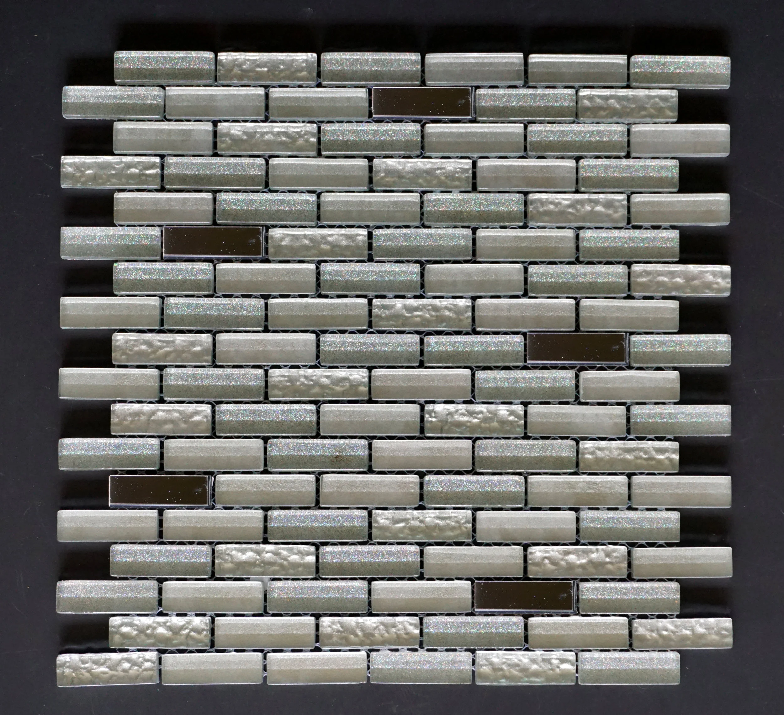 MANHATTAN SILVER BRICK 5/8"X2" 11 PC/CTN (10.76 SF); 72 CTN/PLT