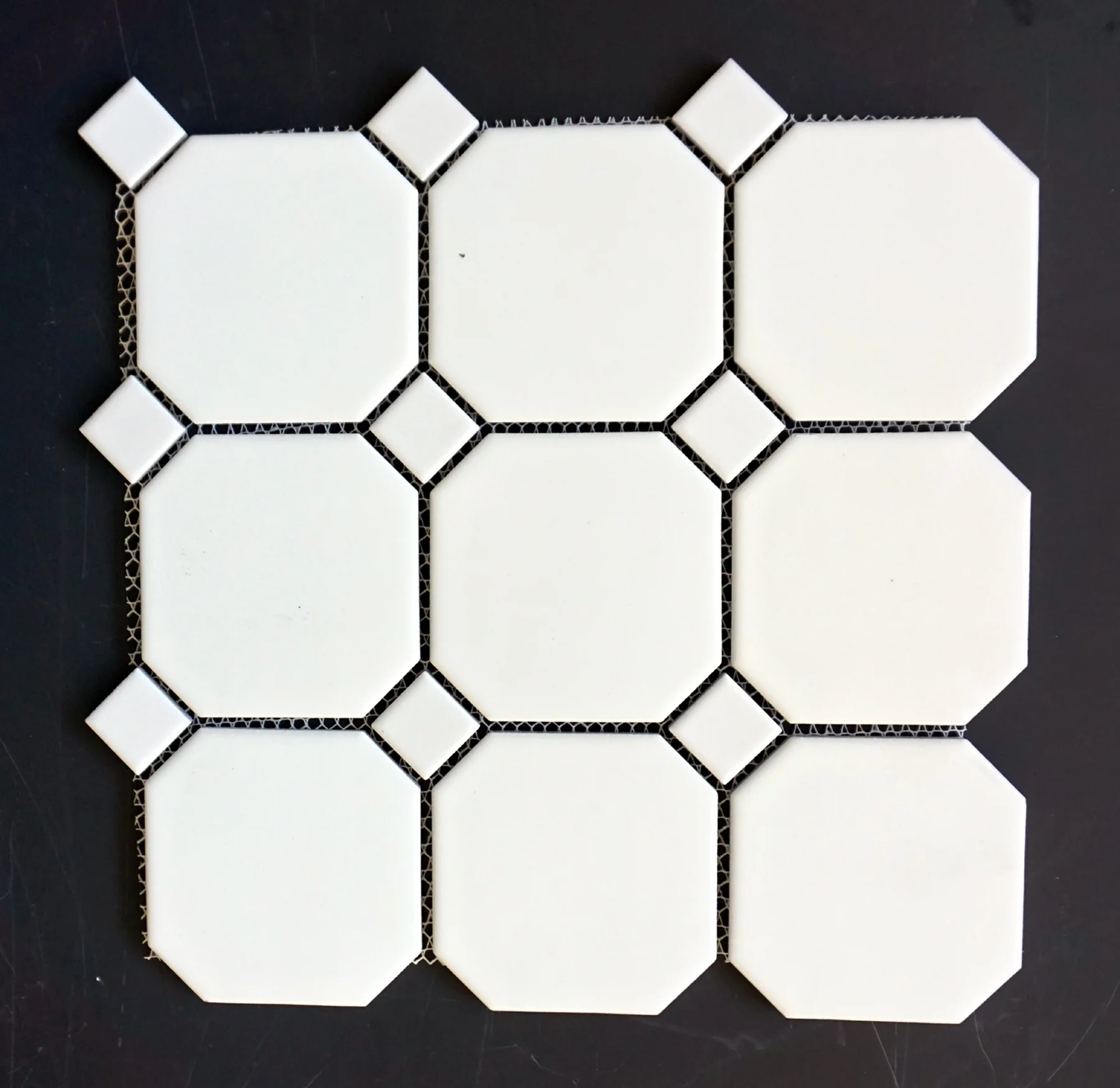 OCTM 512 - 4" M. Wht w/ M. Whit Dot 25 PC/CTN (26.03 SF); 36 CTN/PLT