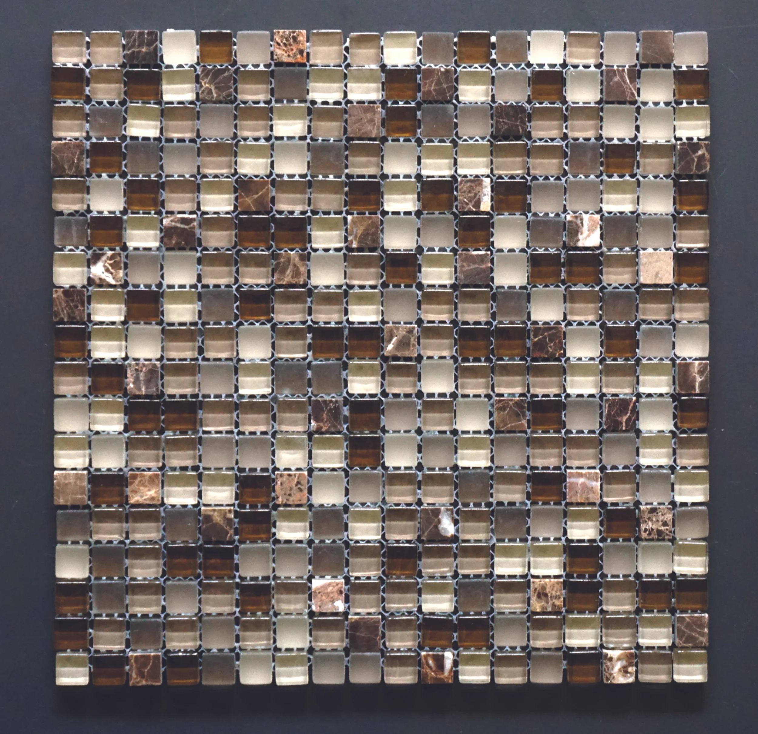 MANHATTAN BROWN 5/8"X5/8" 11 PC/CTN (10.76 SF); 72 CTN/PLT