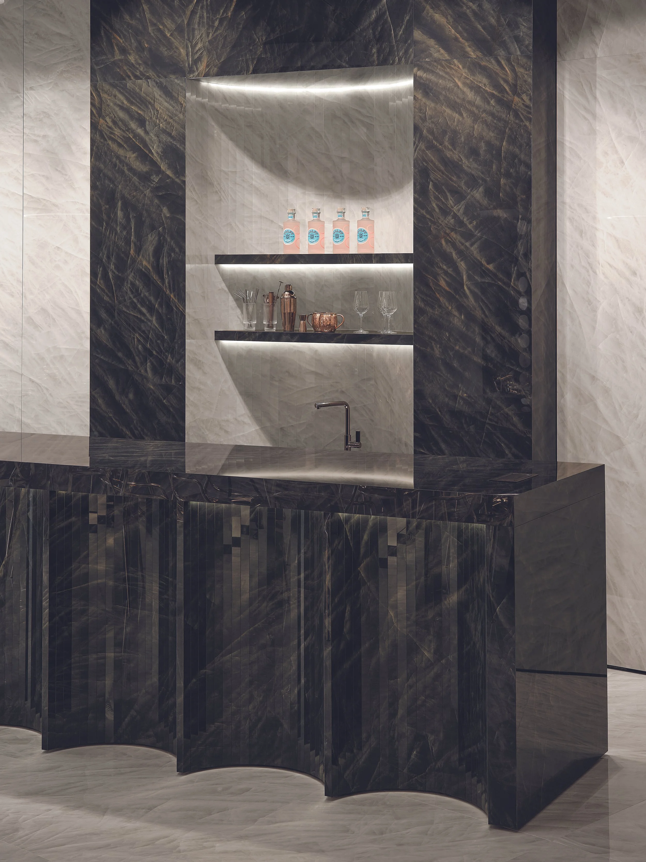 TDM Crystal Vitrum Black, White 120x278 Amb Bar.jpg