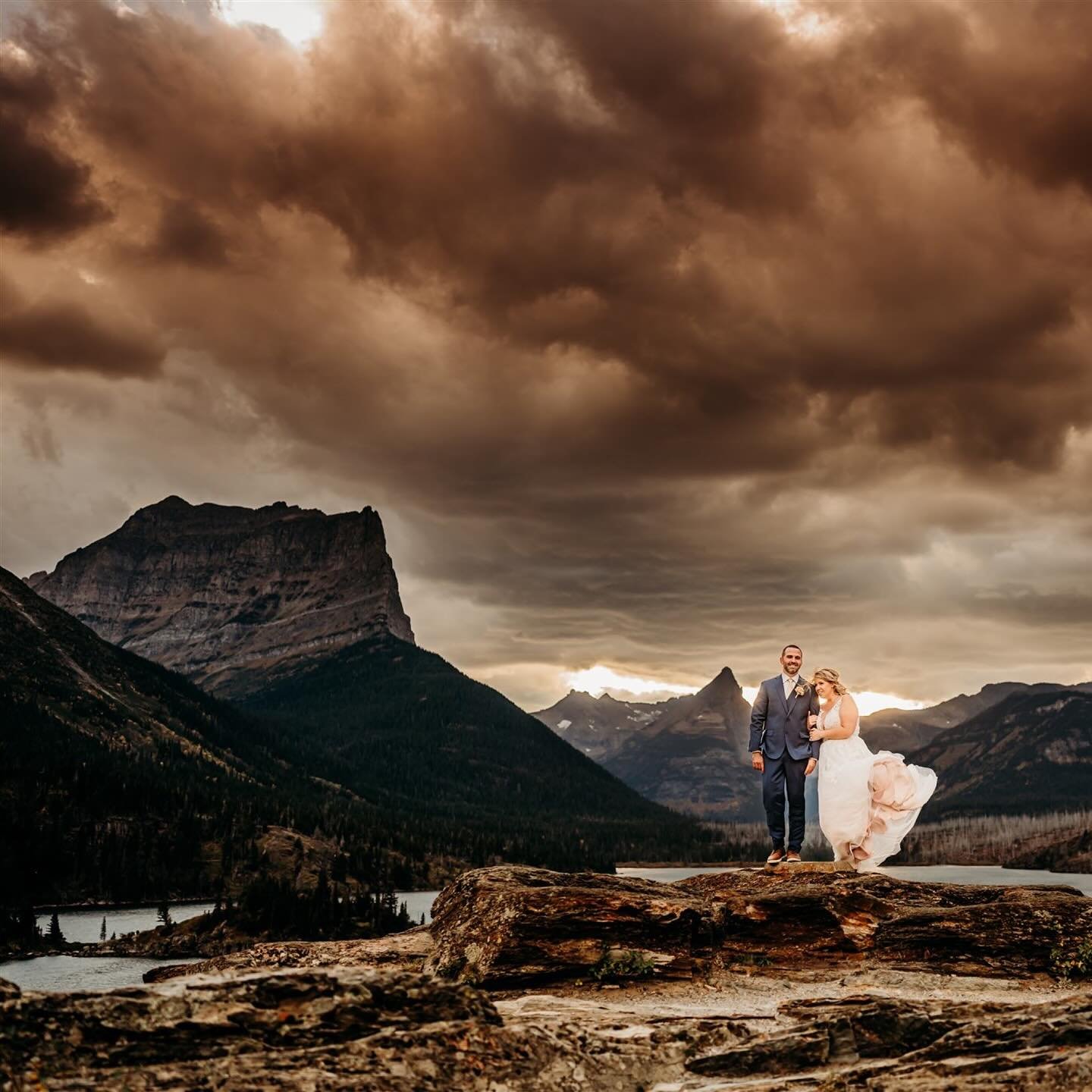 ~Dustin &amp; Elise~

Laid back elopement ✔️
Most beautiful place in the world ✔️
Drop dead gorgeous fall ✔️
Notebook style waterfall ✔️
Surreal sunset ✔️