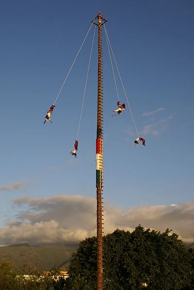 Flying Pole Dance photo by B Navez