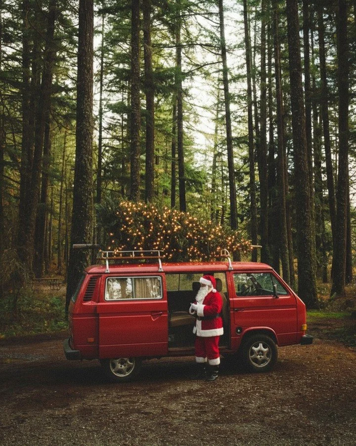 It&rsquo;s giving main character in a holiday Hallmark movie, but Westy on Vancouver Island edition.
ㅤ
Happy Holiday season!! 🎄🚐
ㅤ
#vancouverisland #experiencevancouverisland #explorebc #vanlife #islandlife #supportlocal #adventure #ExploreCowichan