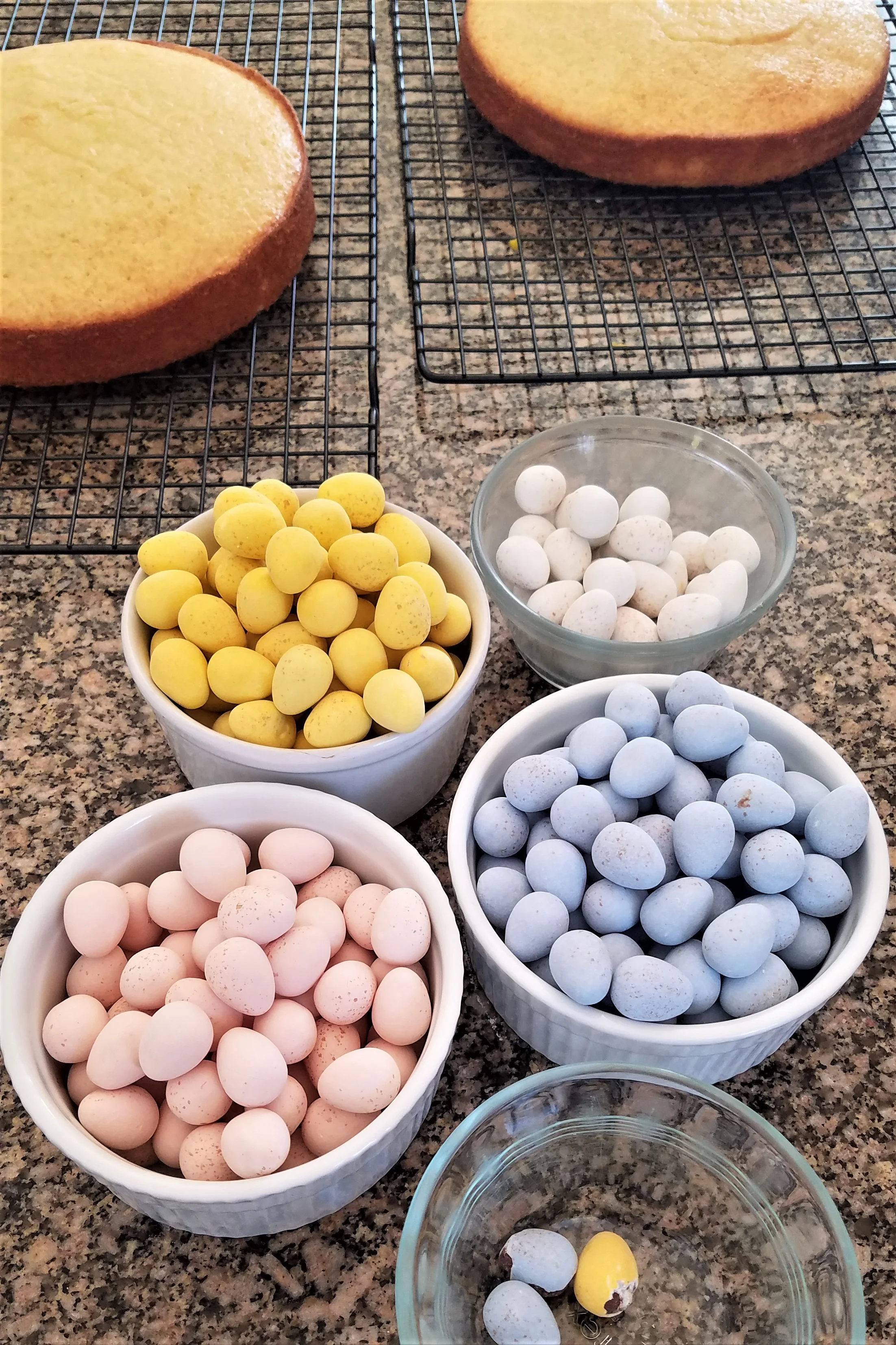 How To Make An Ombré Easter Cake: Get your kids to sort eggs!