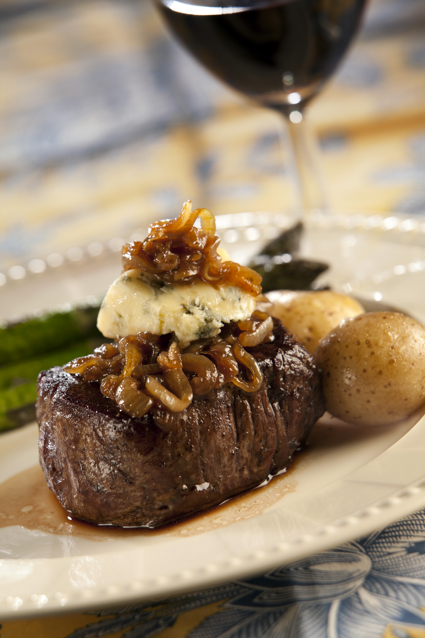 L2T-Blue_cheese_onion_steak-03.jpg