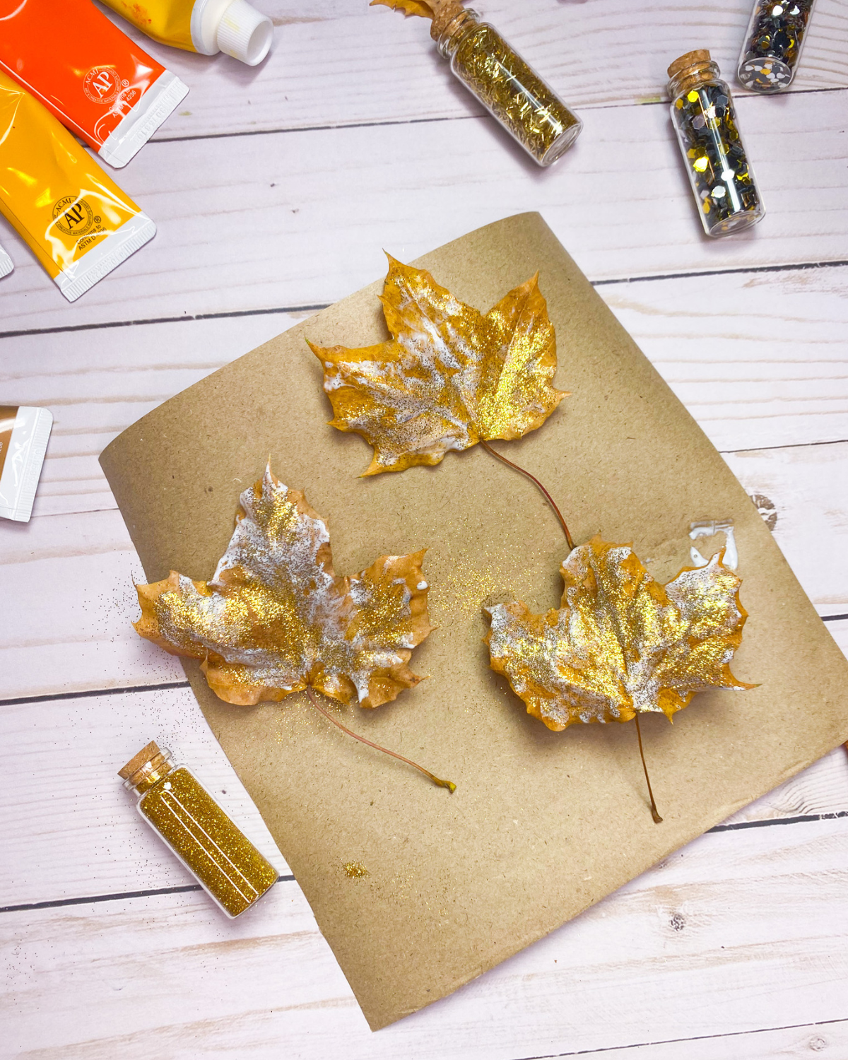 Homemade-gift-wrapping-leaf-leaves.png