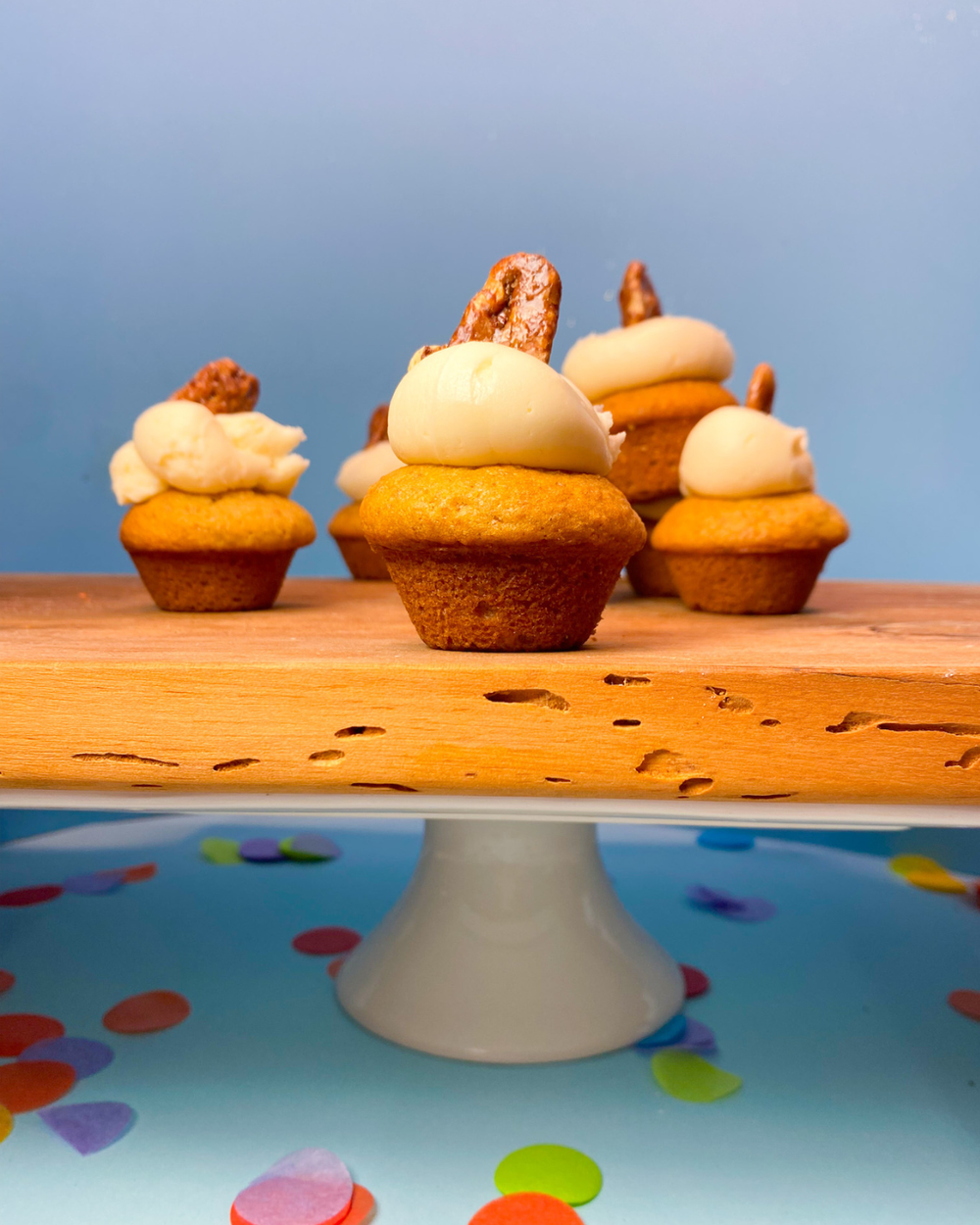 Maple Muffins_maple -buttercream-maple-pecan.png