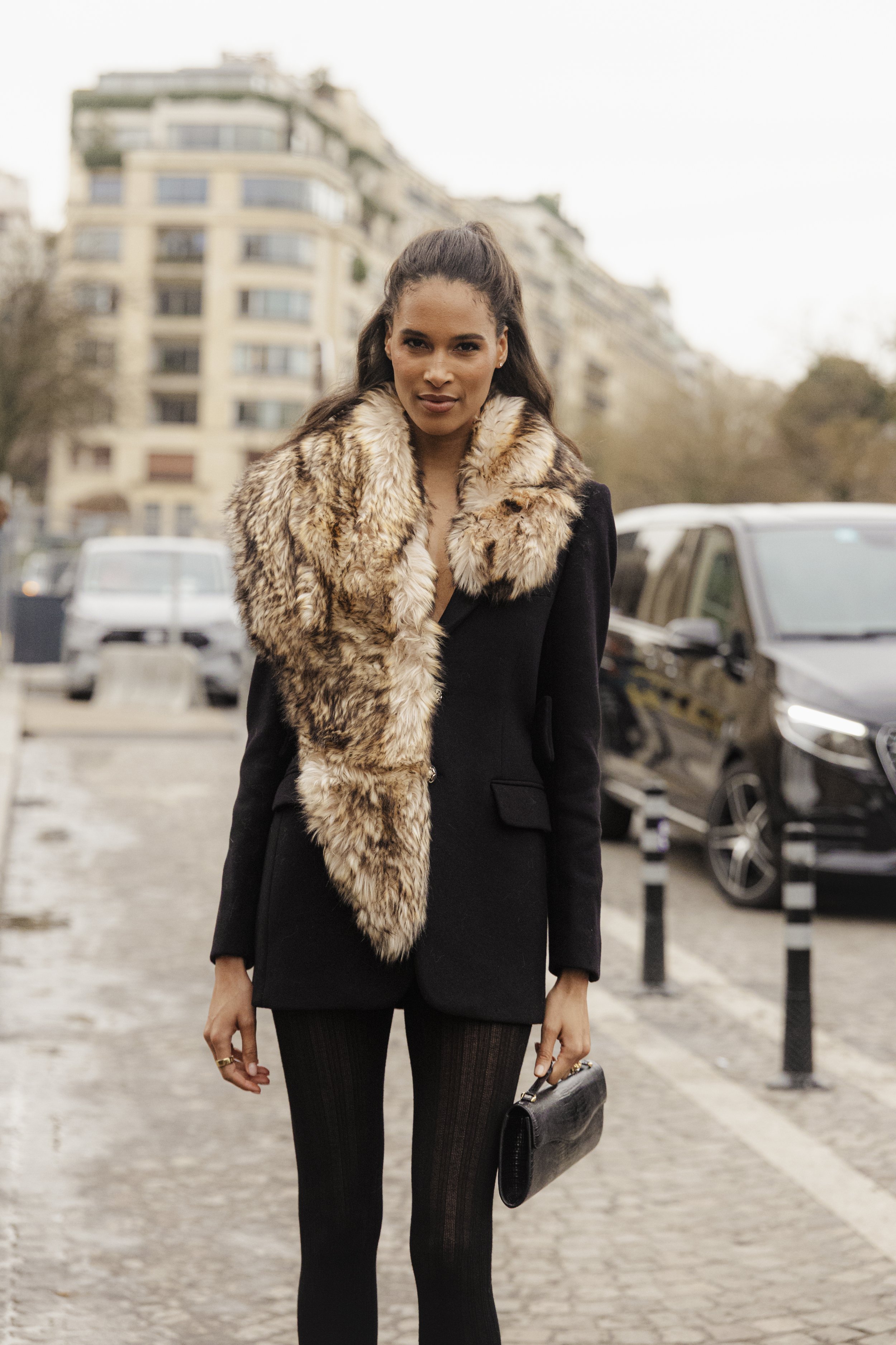 Cindy-Bruna-2026-01-28-Couture-SS26-StreetStyle3-MelodieJeng-MEL_4881.jpg