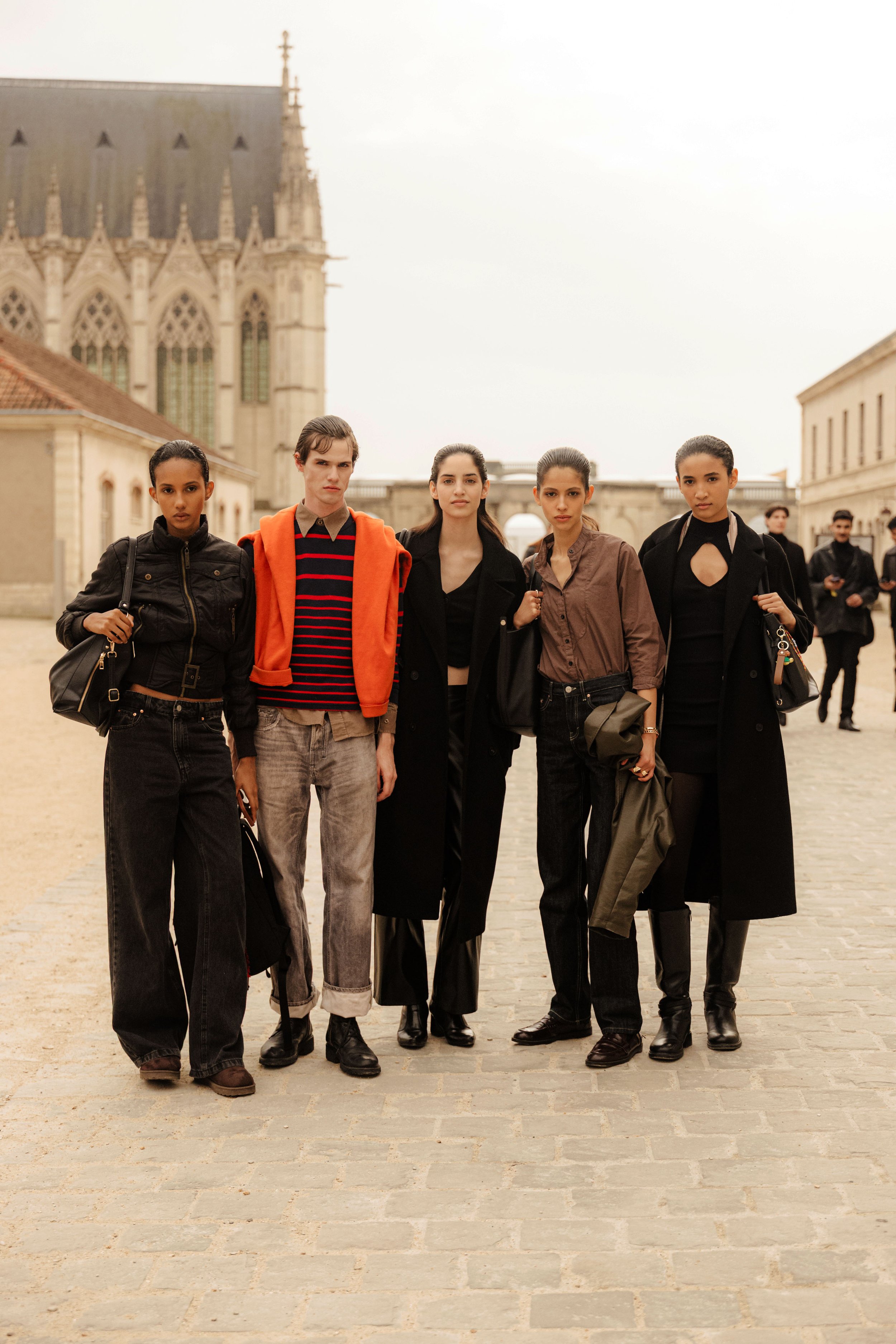 Isabel-Alves-Mateo-Flossdorf-Dalene-Weber-Albertina-Araoz-Dana-Vergara-After-Loewe-2026-03-06-PFW-FW26-StreetStyle4-MelodieJeng-MEL_5854.jpg