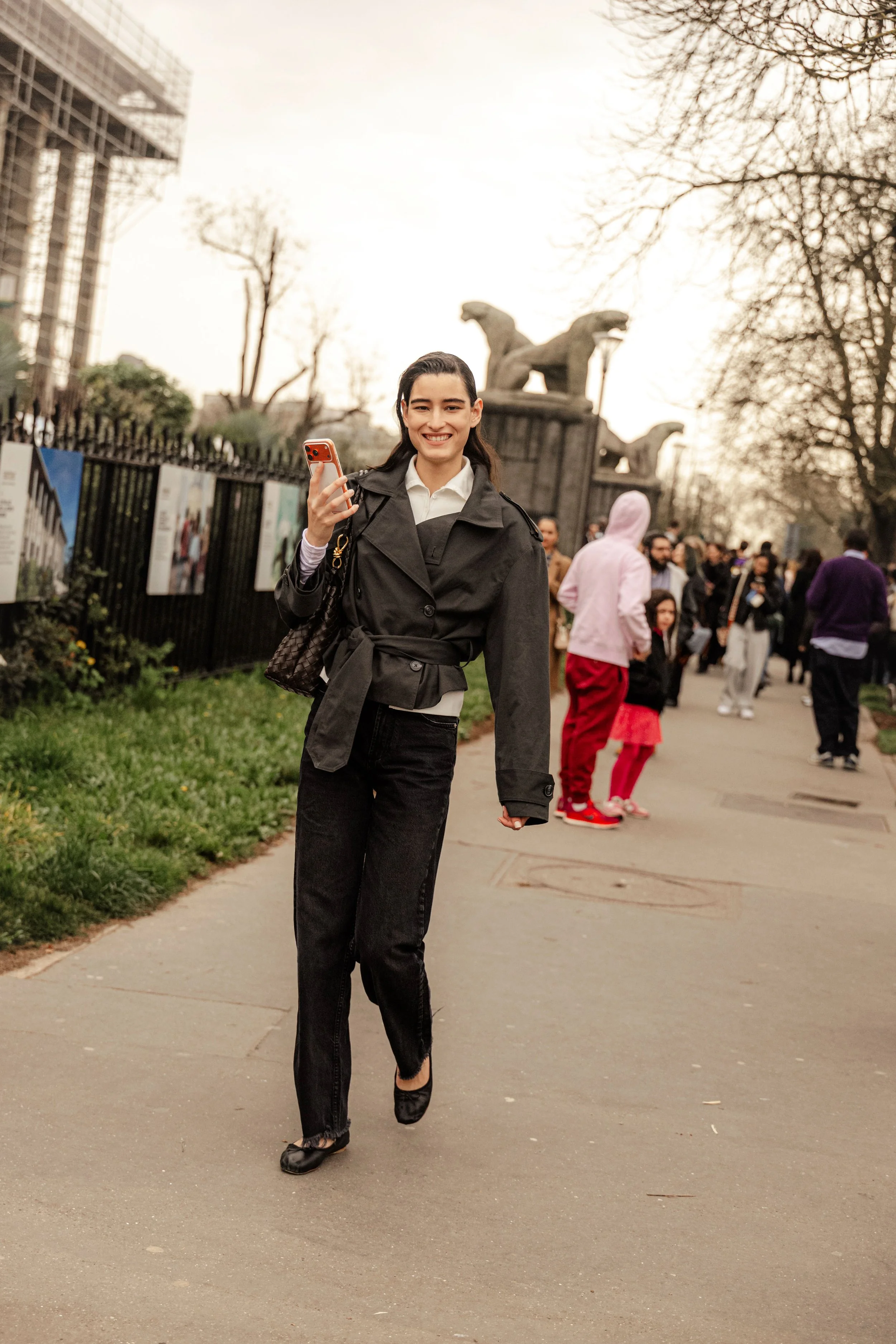 Luiza-Perote-2026-03-06-PFW-FW26-StreetStyle4-MelodieJeng-MEL_1645.jpg