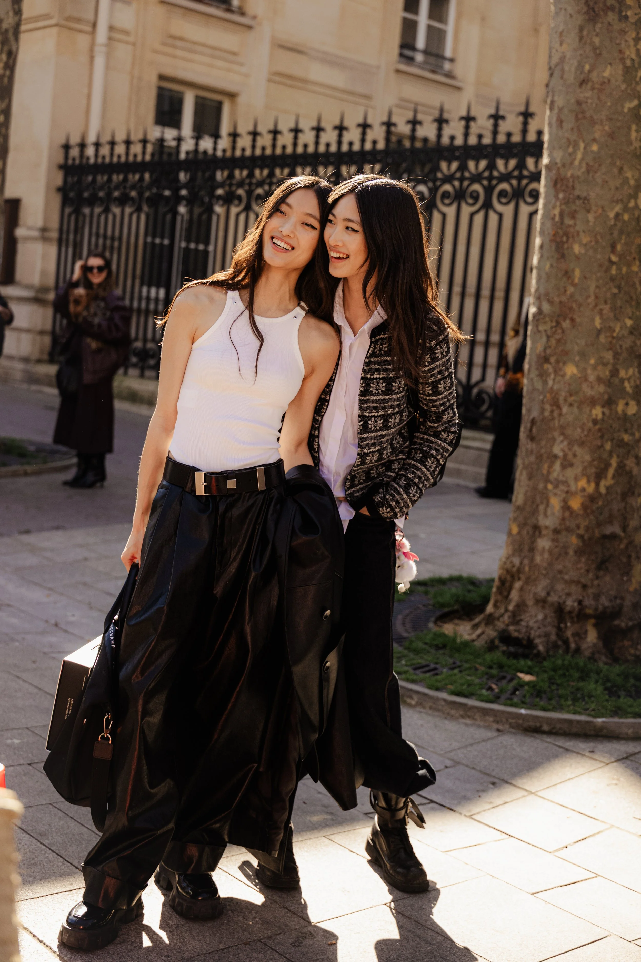 Tinglei-Liu-Xu-Wei-2026-03-04-PFW-FW26-StreetStyle2-MelodieJeng-MEL_2991.jpg