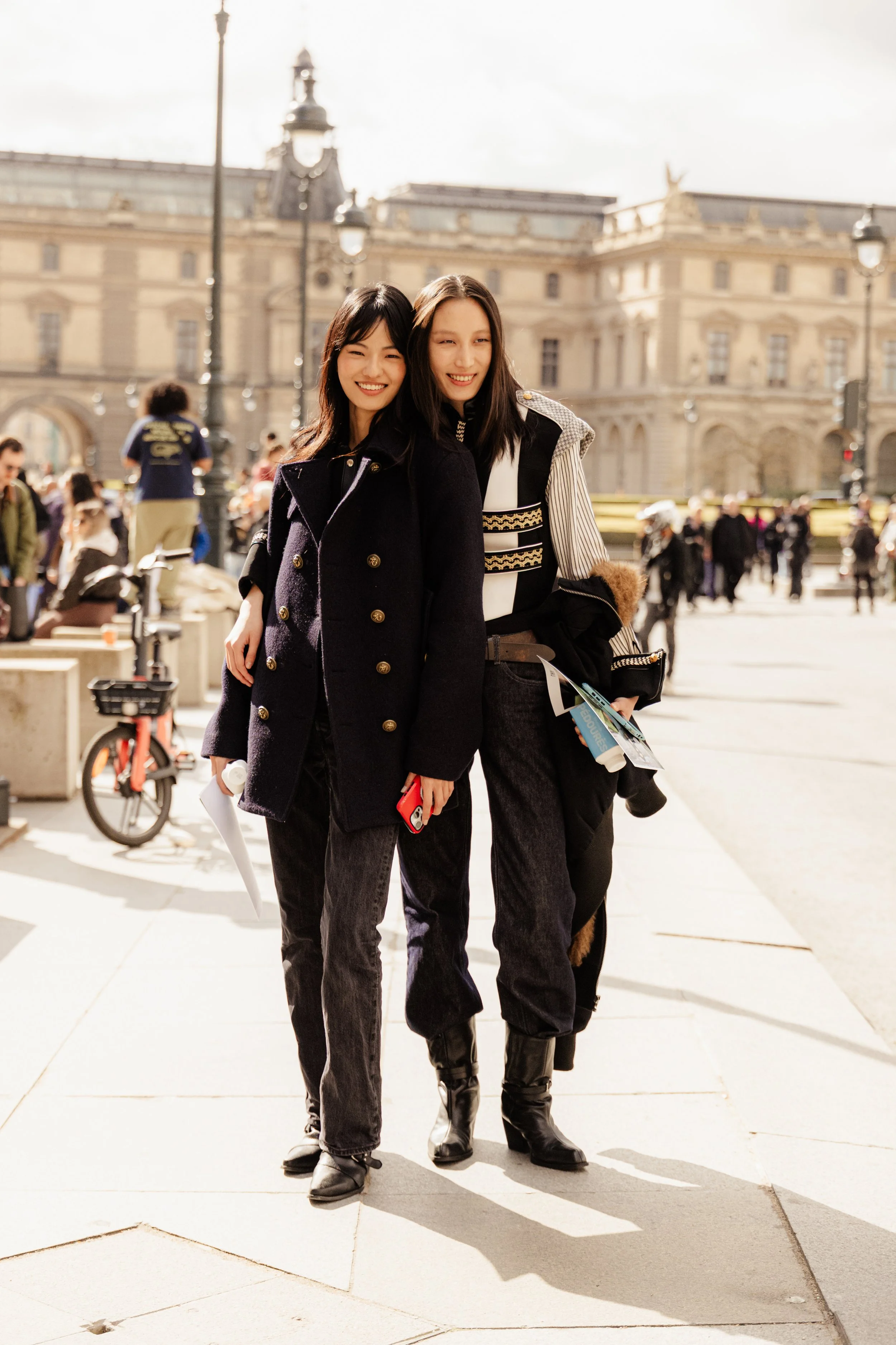 Xinye-Wang-Xiru-Yang-2026-03-10-PFW-FW26-StreetStyle8-MelodieJeng-MEL_1273.jpg