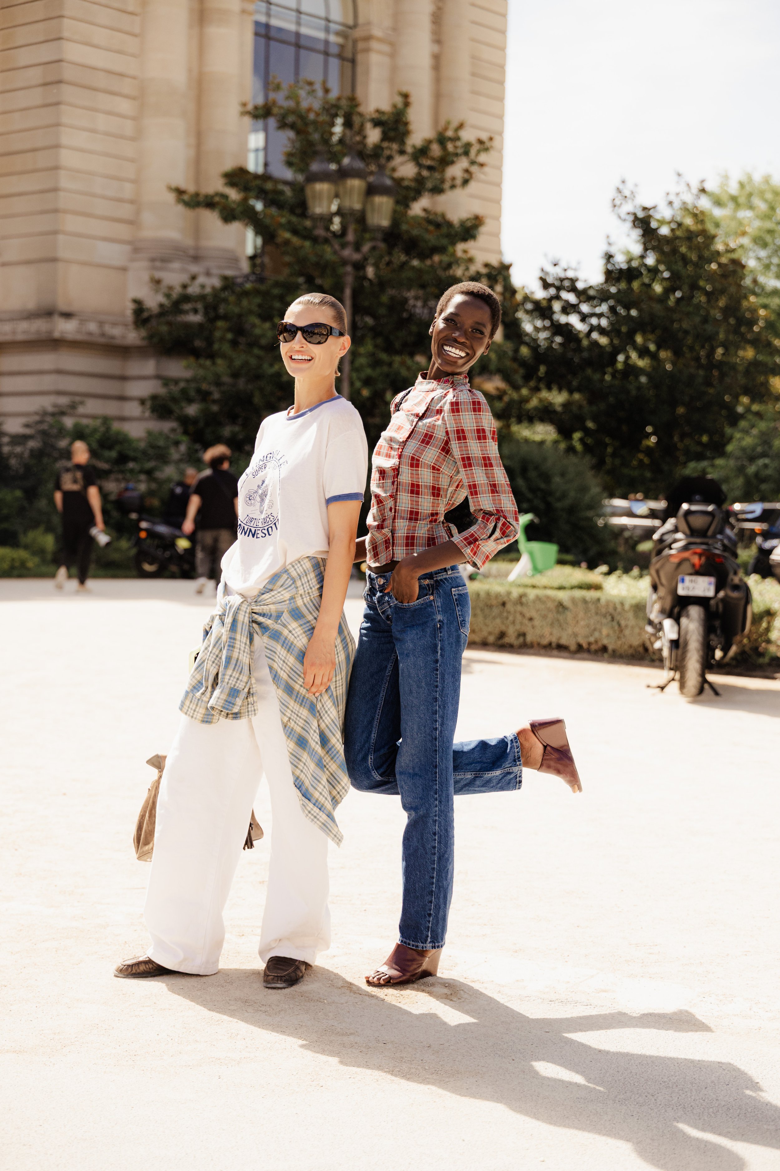 Bibi-Breslin-Awar-Odhiang-2026-07-06-Couture-FW26-StreetStyle1-MelodieJeng-MEL_1552.jpg