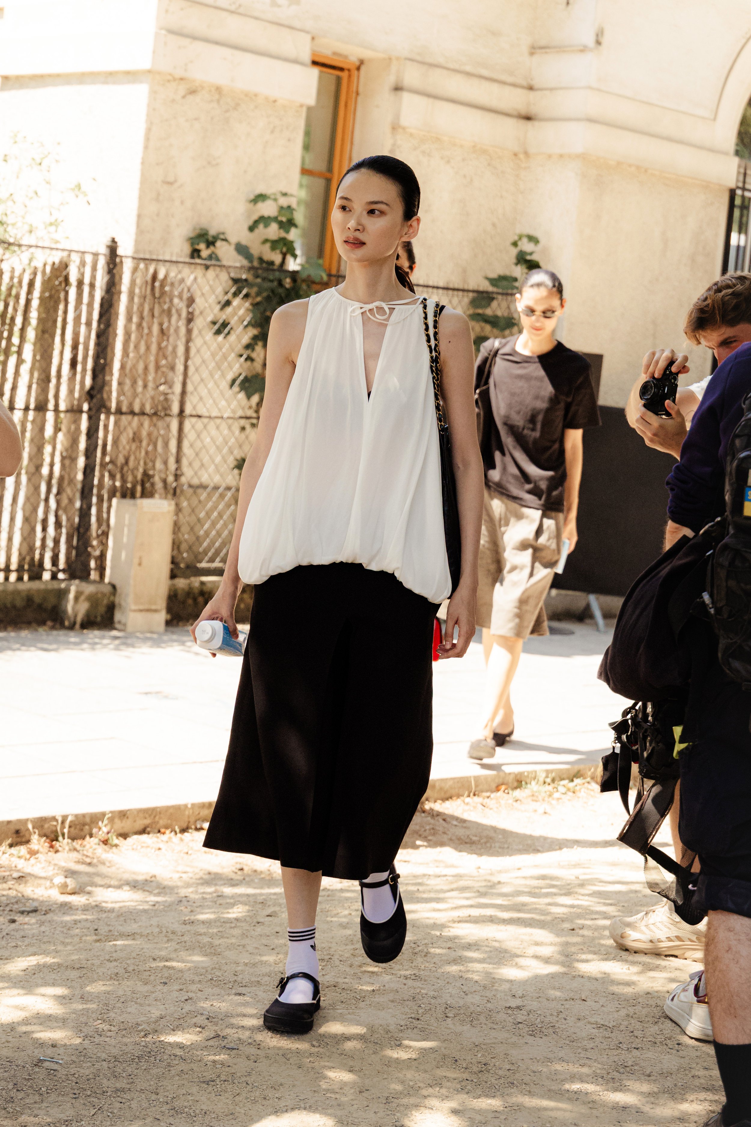 He-Cong-2026-07-08-Couture-FW26-StreetStyle3-MelodieJeng-MEL_1439.jpg