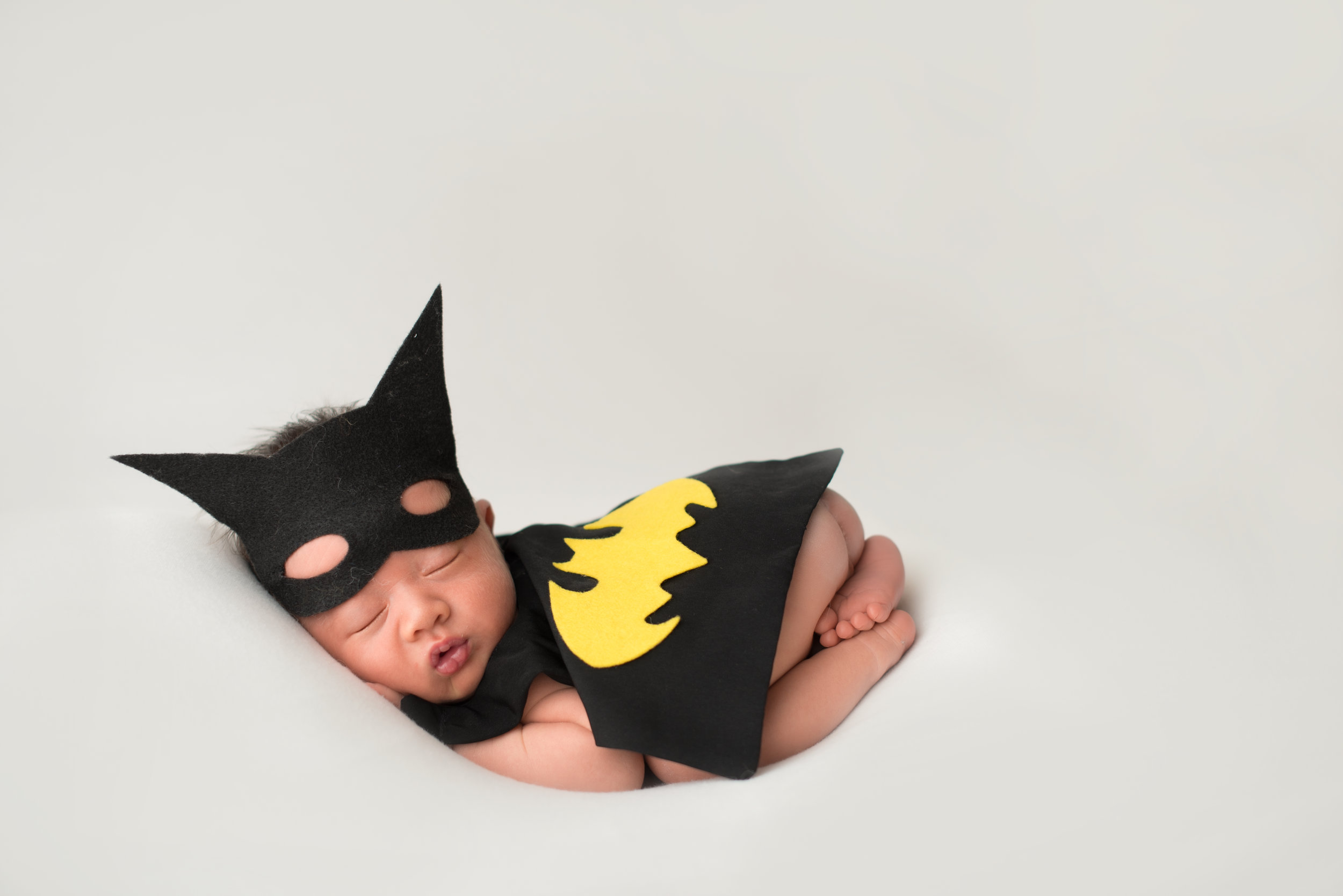 Pasadena-Boutique-Newborn-Photographer-timless-studio-newborn-session-parent-poses-103.jpg