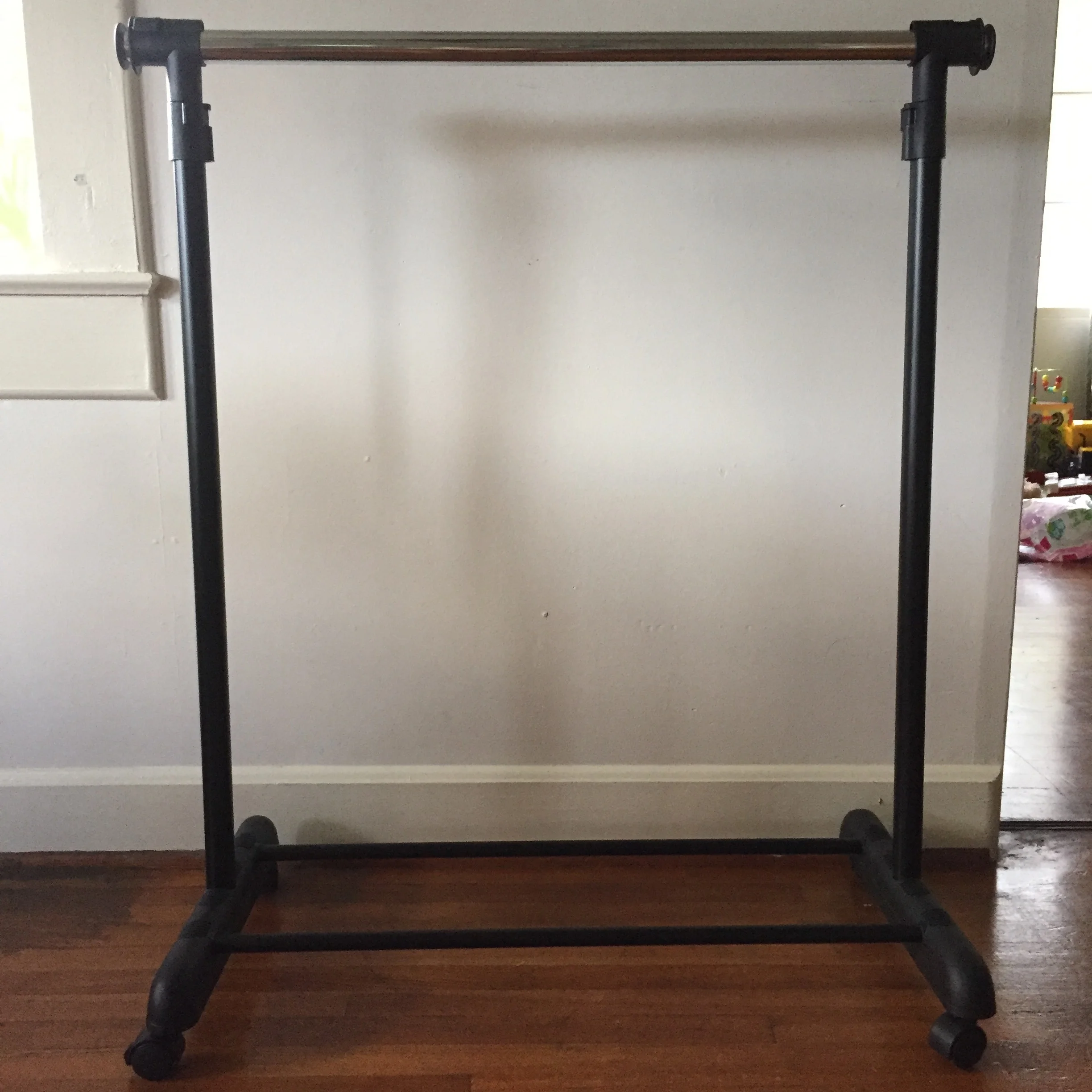 portable closet rack.JPG