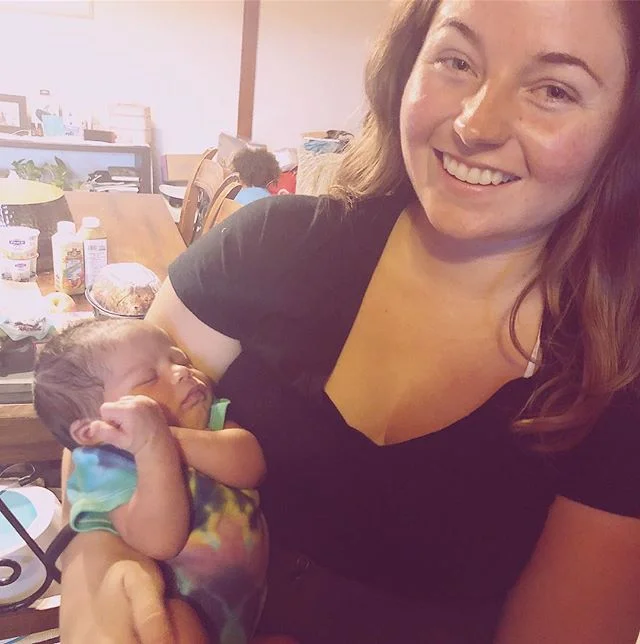 Got to meet @__amber.taylor &lsquo;s newest babe! We dropped off some nutrients that are easy to eat - after baby you are DEAD with no sleep and pain and body flooded with drug like feelings... so I&rsquo;m addition top premade smoothies, crock pot m