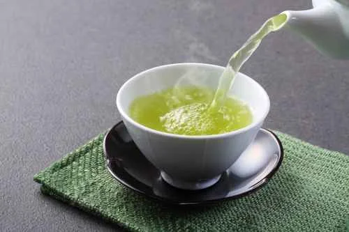 hot green tea 