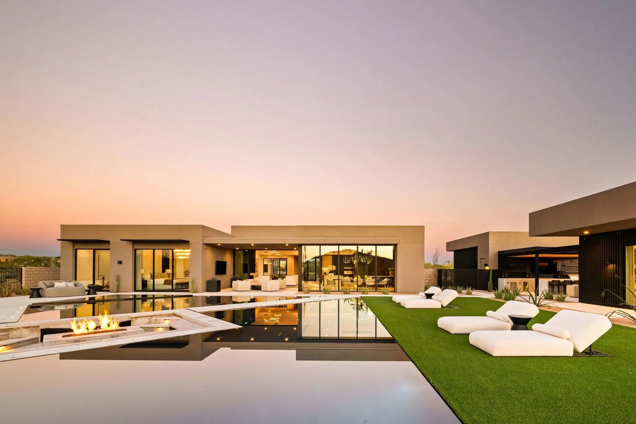 Signature_Black_Mountain_Model_Backyard3.jpg