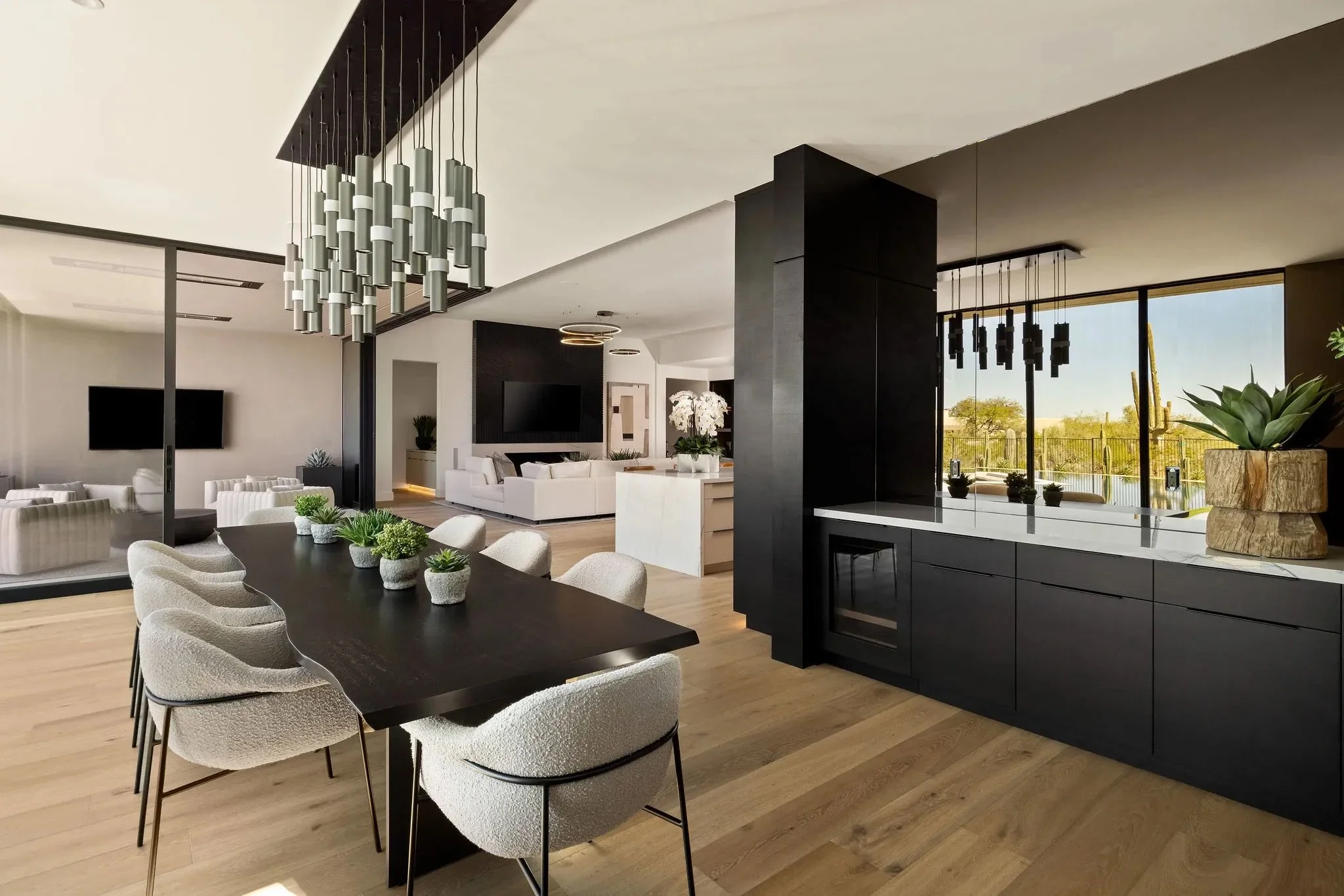 Signature_Black_Mountain_Model_Dining.jpg