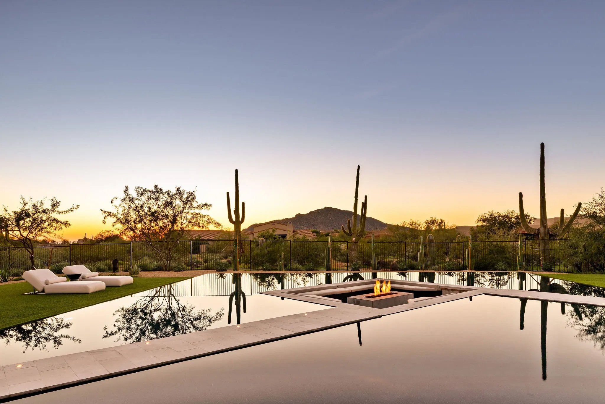 Signature_Black_Mountain_Model_Pool.jpg