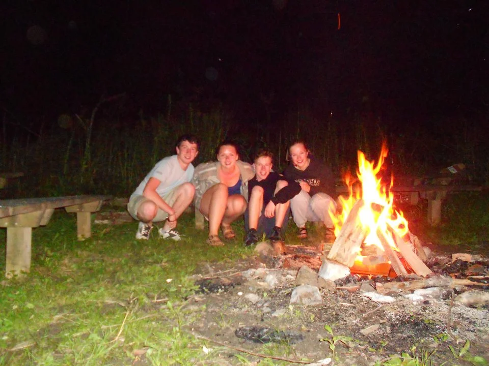 Bonus points if you learn Banshee's favourite song - Circle Game by Joni Mitchell Wiz, Melody, Bravo, and Beamer are staying warm by the fire.