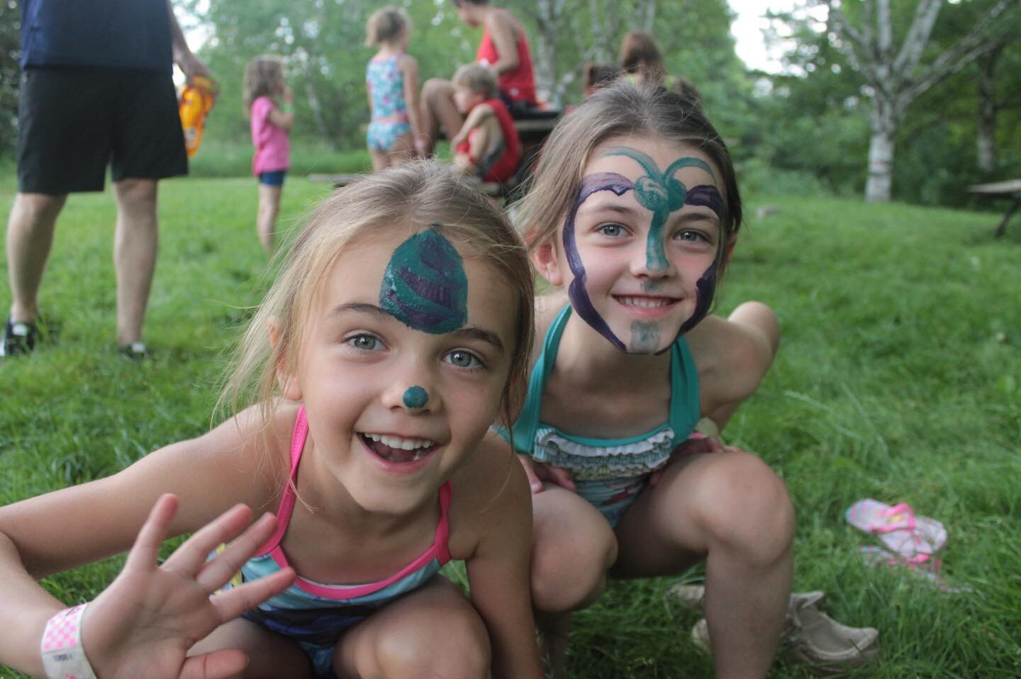 Showing off their face paint!🦄🦋 These critters had an amazing Thursday! They also played many water games to beat that summer heat!💦☀️
