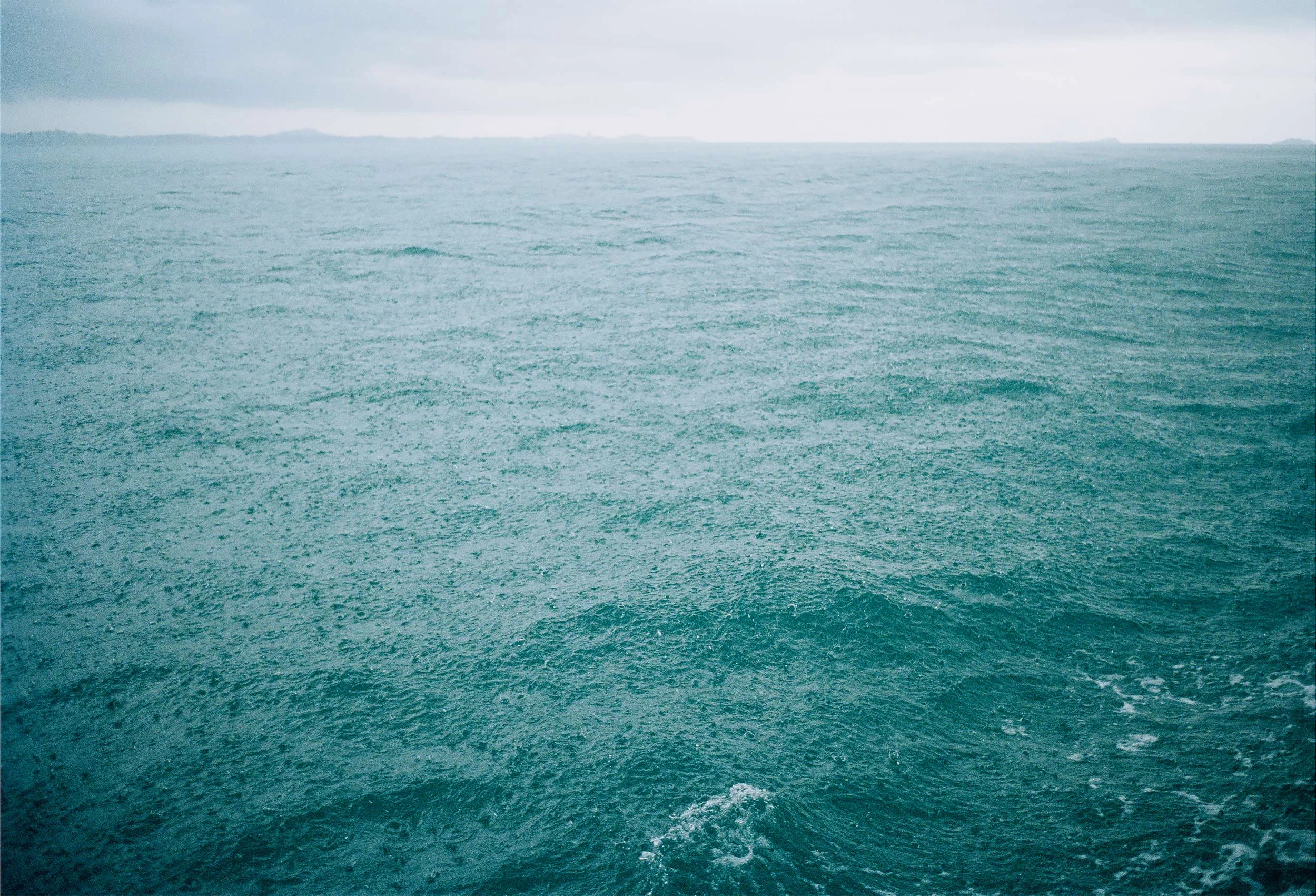 07_Rainy_Sea.jpg
