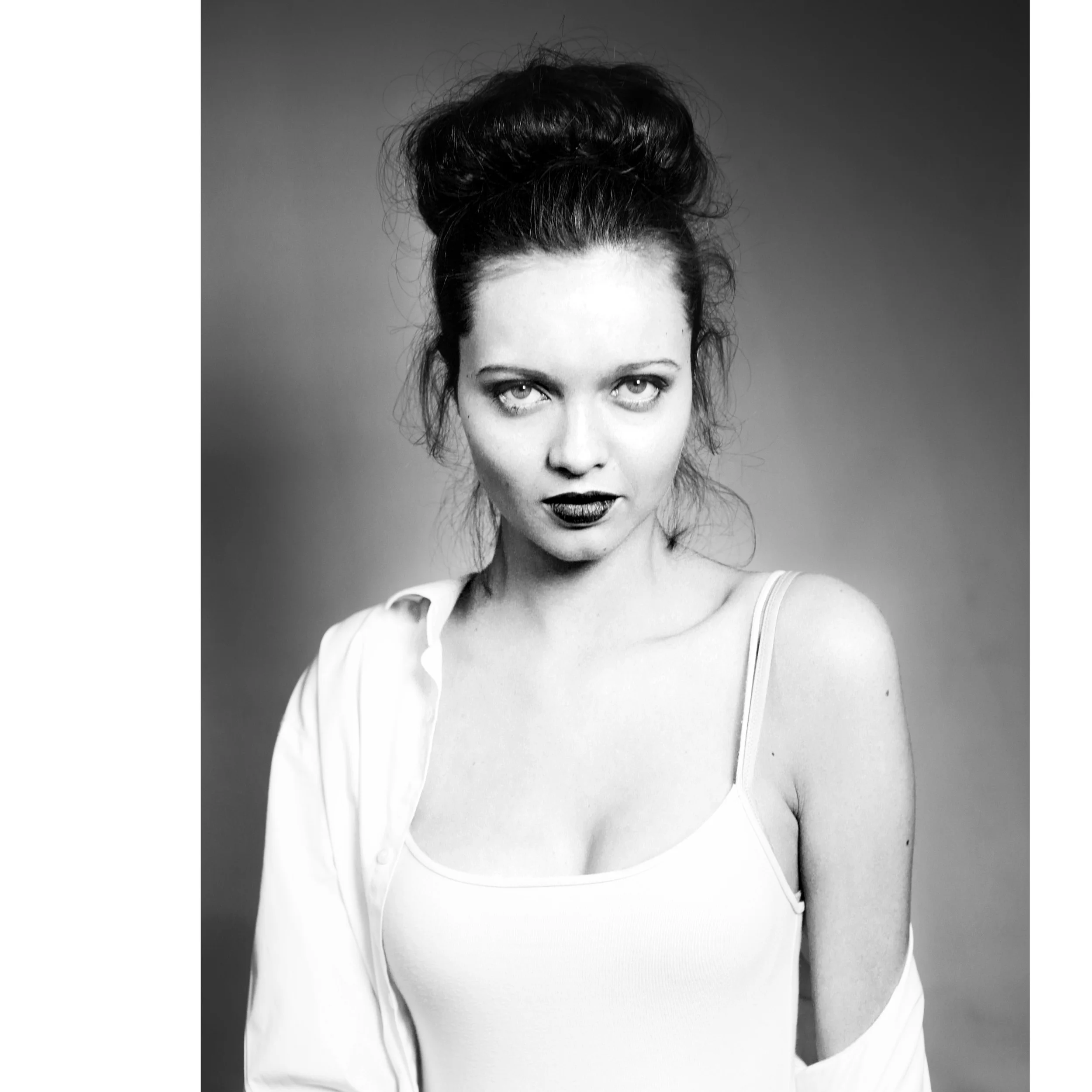 03_LON_Wmn_St08_2613_crop.jpg