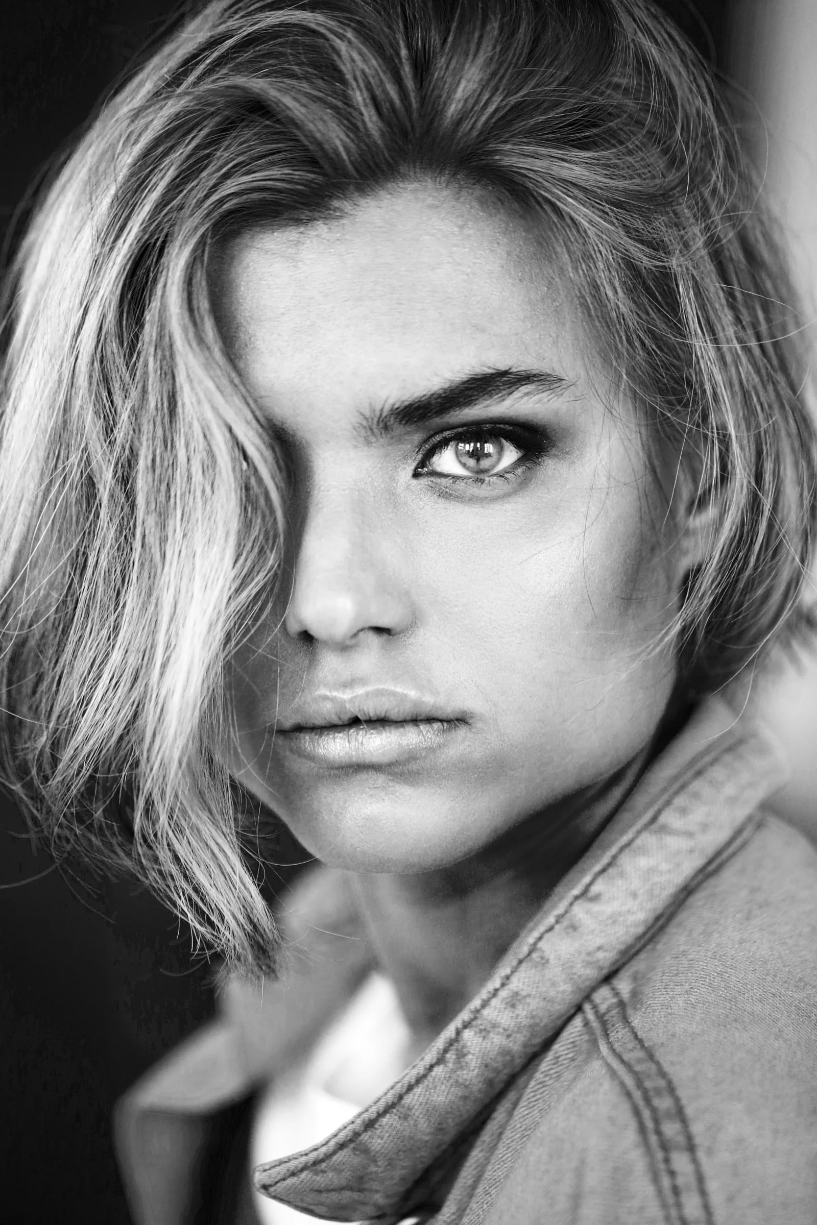 Emilia_SP_1726_BW_rt_sml.jpg