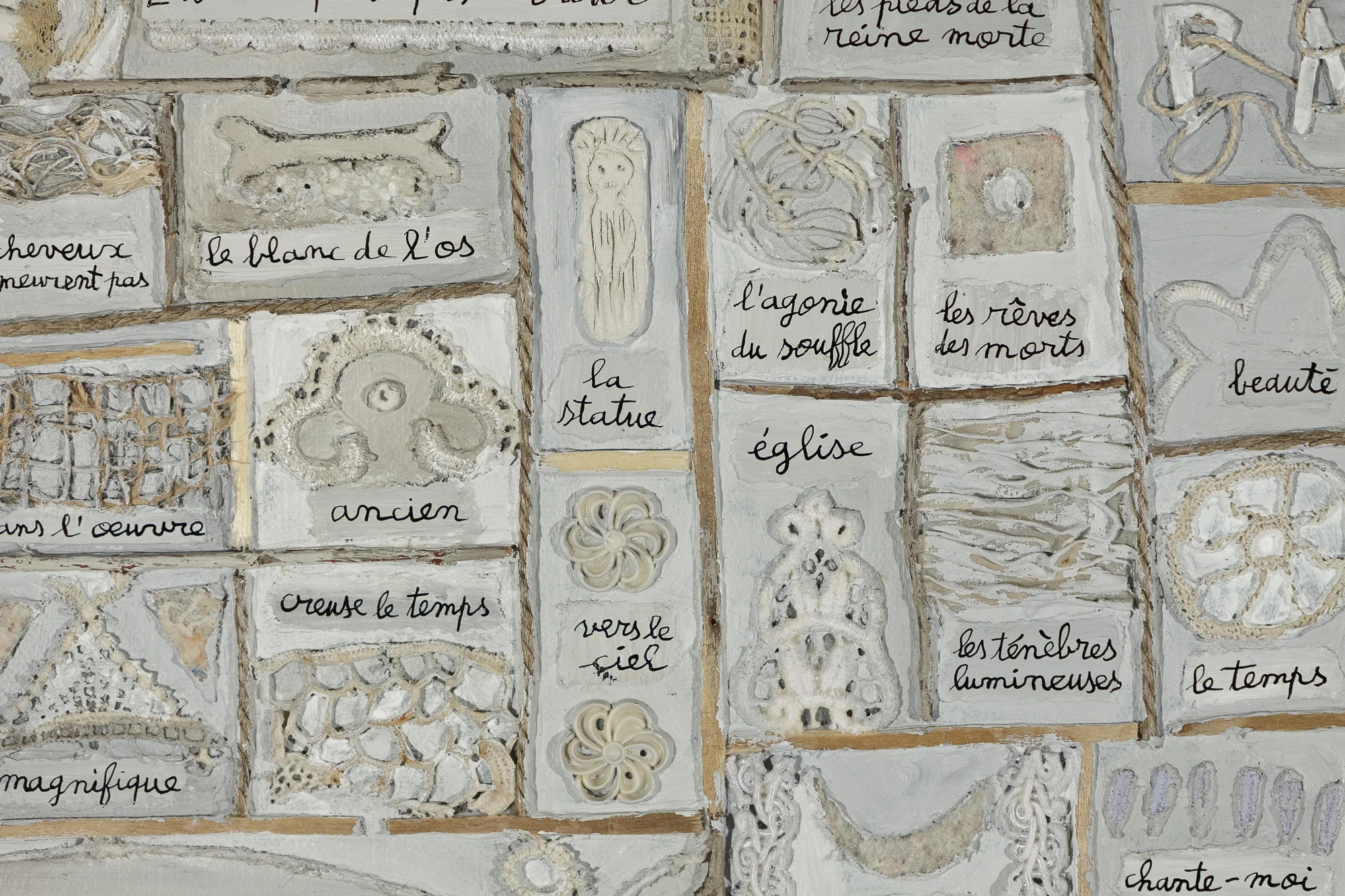  Le Tombeau (détail) - Marie Morel. 120x120cm. 2010. 