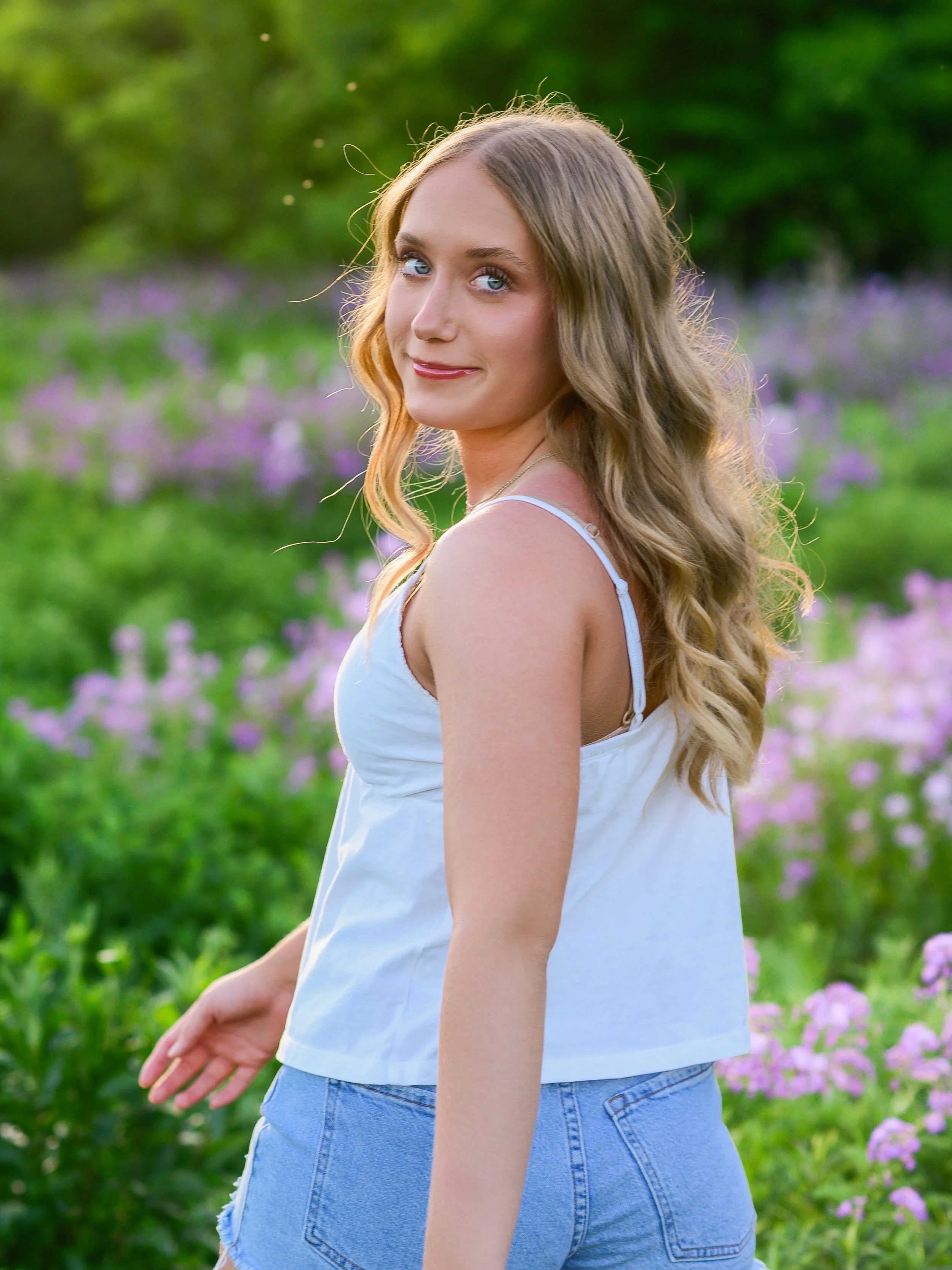 &lsquo;27 Senior Team Spring Photoshoot // Kiera🌸
I&rsquo;m still not over this gorgeous sea of purple flowers that made the most perfect backdrop for our spring photoshoot. 

Kiera, I&rsquo;m so thrilled to have you on the senior team this year and