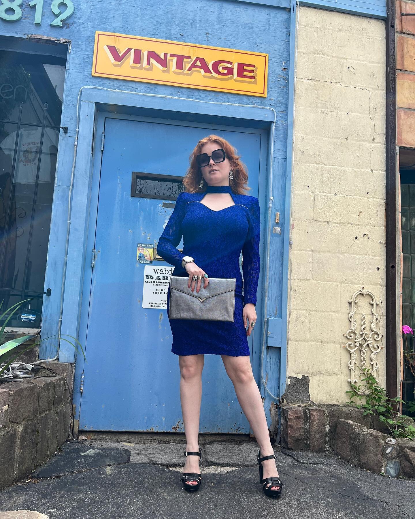 I&rsquo;m in a blue, blue mood 💙
&bull;
&bull;
&bull;
Vintage dress, best fits modern size 10 $42
Michael Kors platforms size 7 $55
Vintage clutch $24
Shades $14
Call or dm to purchase!