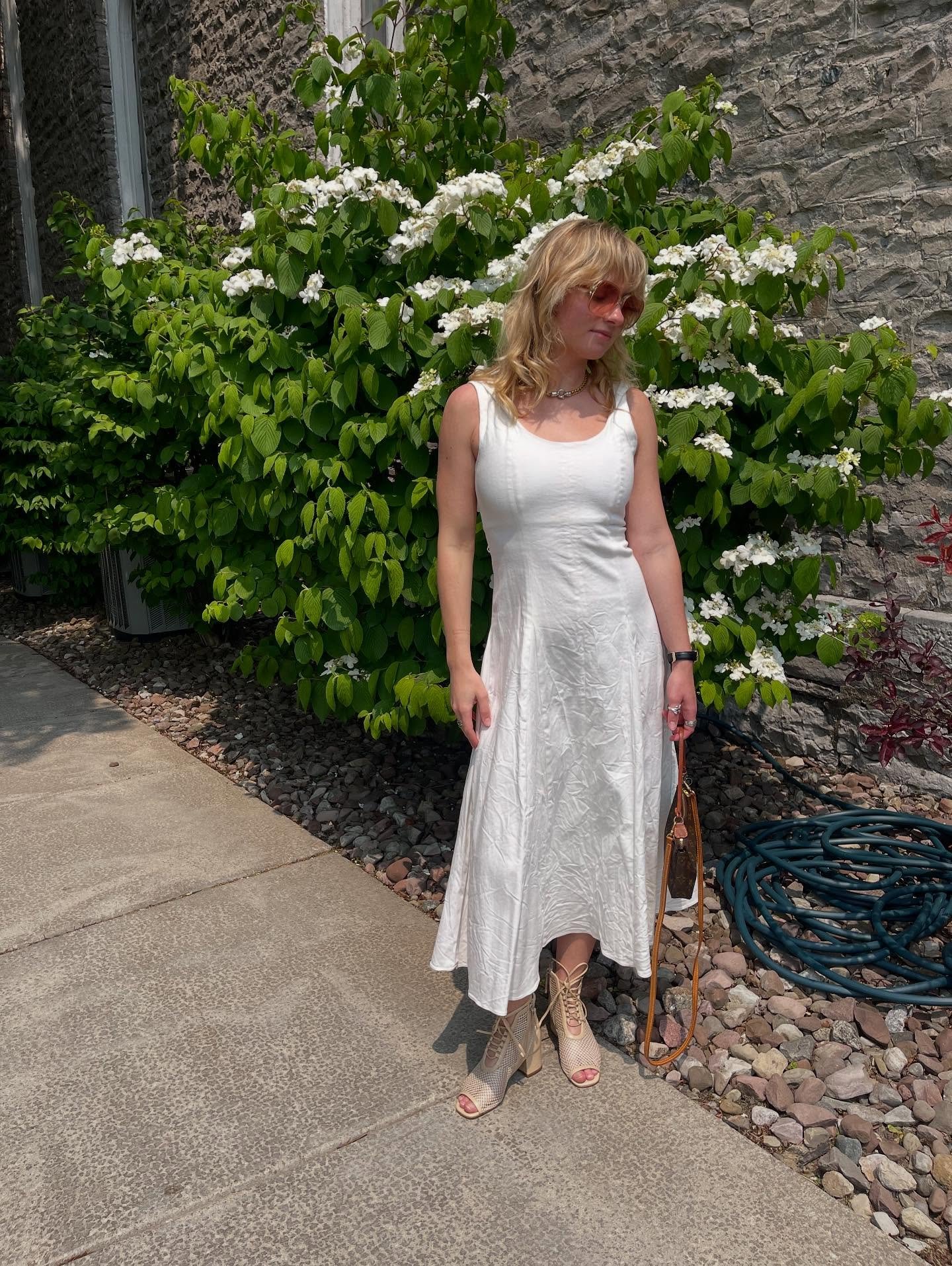 Summer STUNNER 🌟🤍🌻

On Nicole:
Arias New York dress, S, $220
Daniella Shevel, 37.5, $300
Louis Vuitton Pouchette, SOLD
Sunnies, $15

#consignment #vintage #fashionbuffalony #consignmentshop #vintagefashion #thriftbuffalo #thrifshop #buffalove #sty