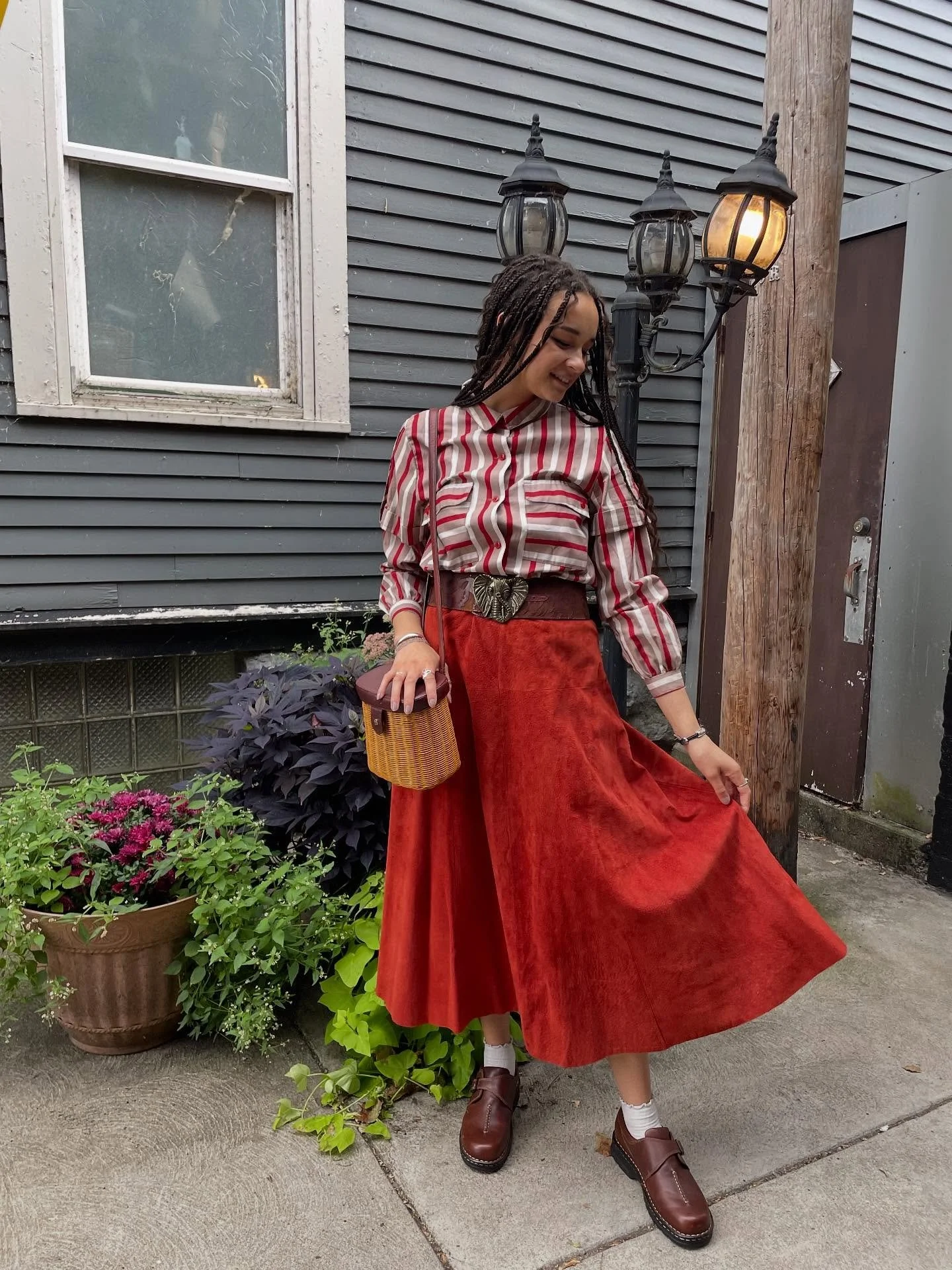 Suede skirt szn babes 🍄🍂
&bull;
DM for details !
