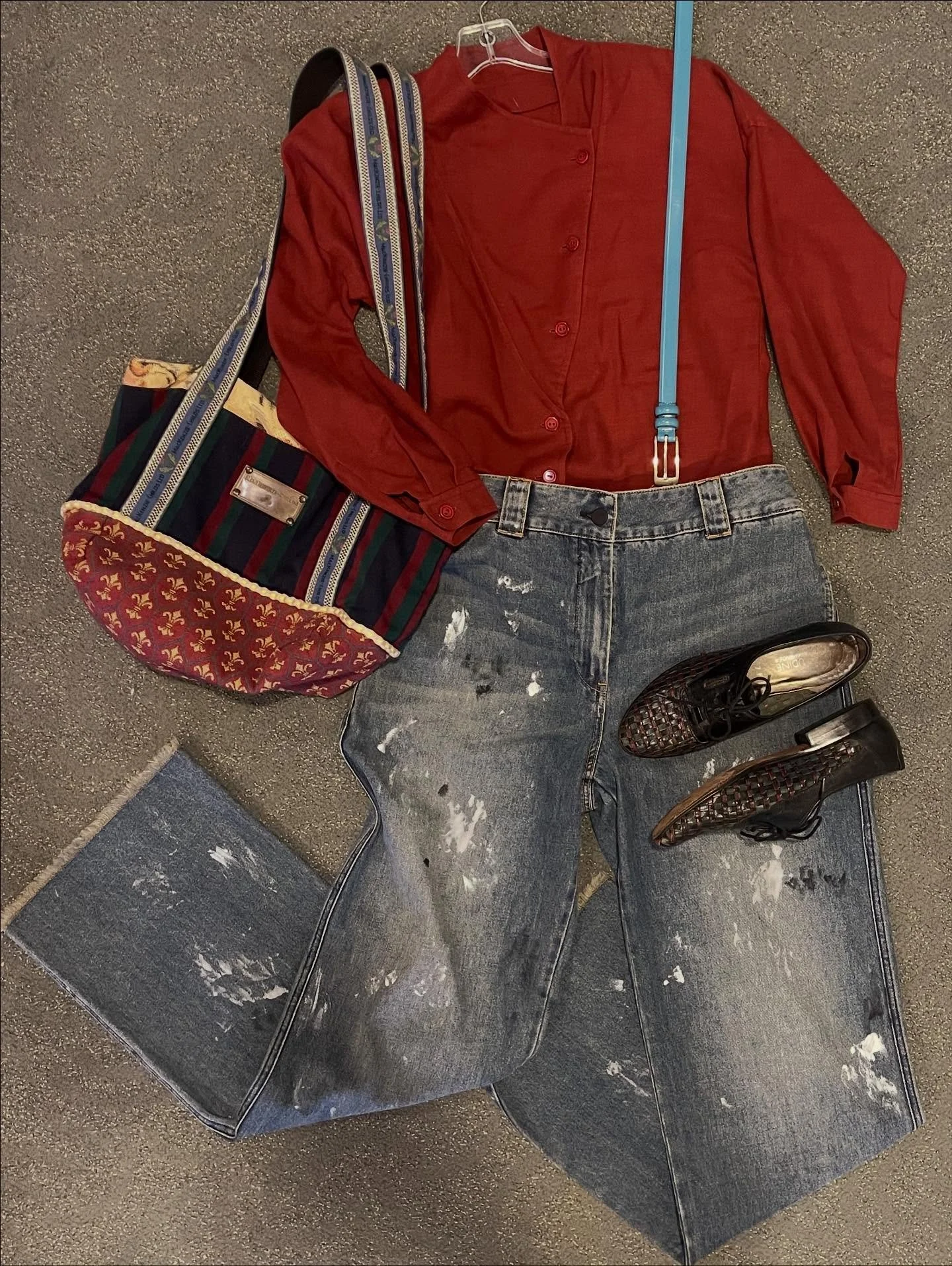 Yes, shown above is a vintage MacKenzie-Childs tote. 

DM to purchase or hold!🫶✨

Vintage long sleeve crossover button down, size small $25
Saint Art Nessa painter jeans (NWT) size 29 waist, $115
Ralph Lauren Italian leather belt in turquoise $30
Ma