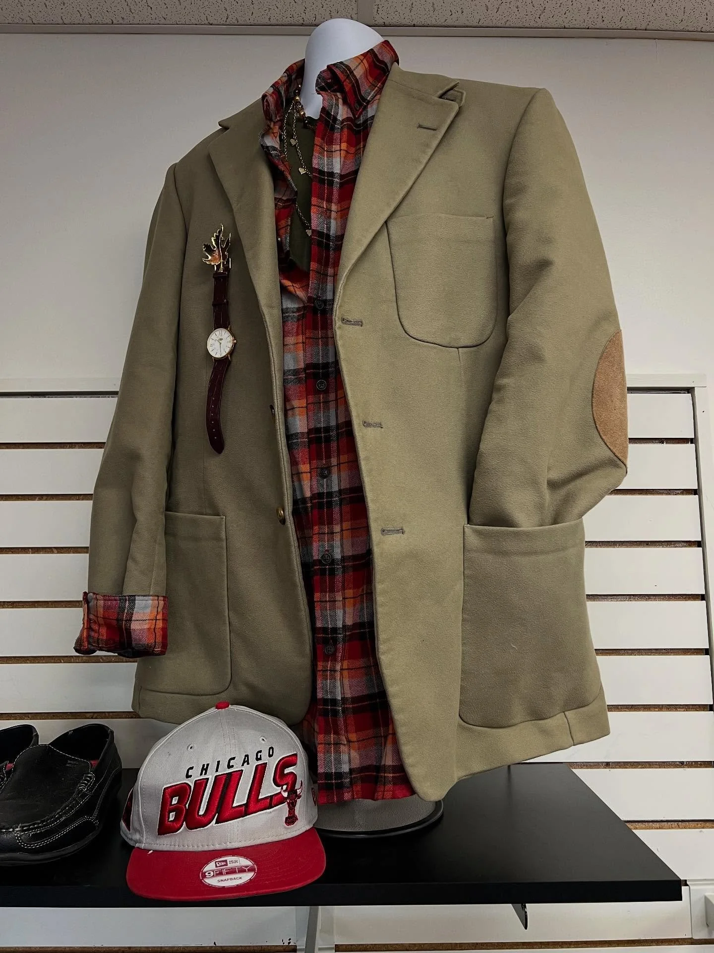 Our masc manis are looking good in their fresh fall fits! Come shop them 11-6 M-Sat and 12-5 Sun!

DM for details!

#buffalothrift #inclusivefashion #affordablefashion #buffalofallfashion #northbuffalo #bestofwny2025 #shopsmallbuffalo #womanownedbusi