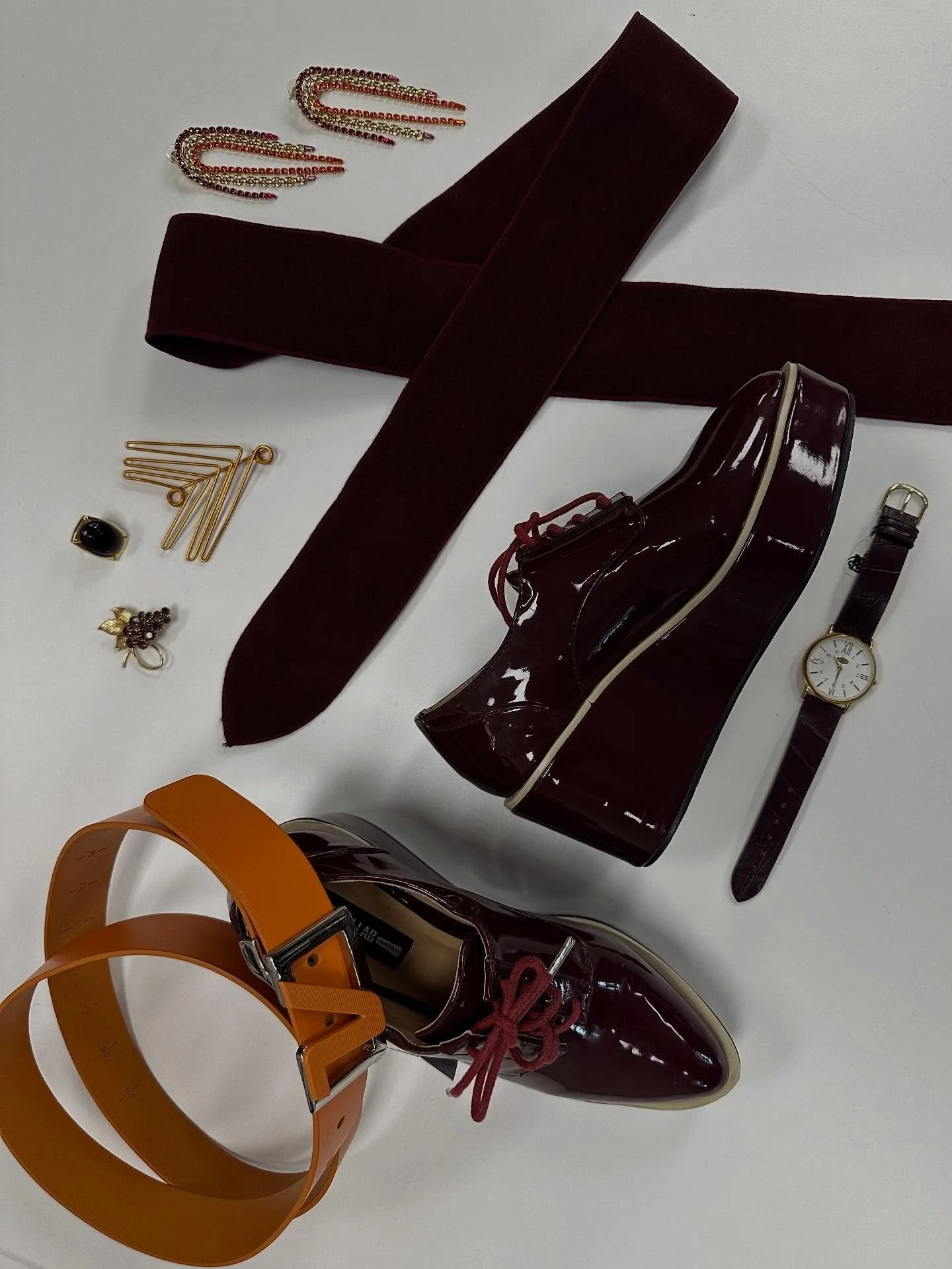 Which slide is your favorite? Let us know in the comments! 

Call/DM for details or stop in 11-6 today to snag these items for yourself! 

#buffalothrifting #buffalodeals #affordablefashion #inclusivefashion #northbuffalo #shopsmallbuffalo #buylocalb