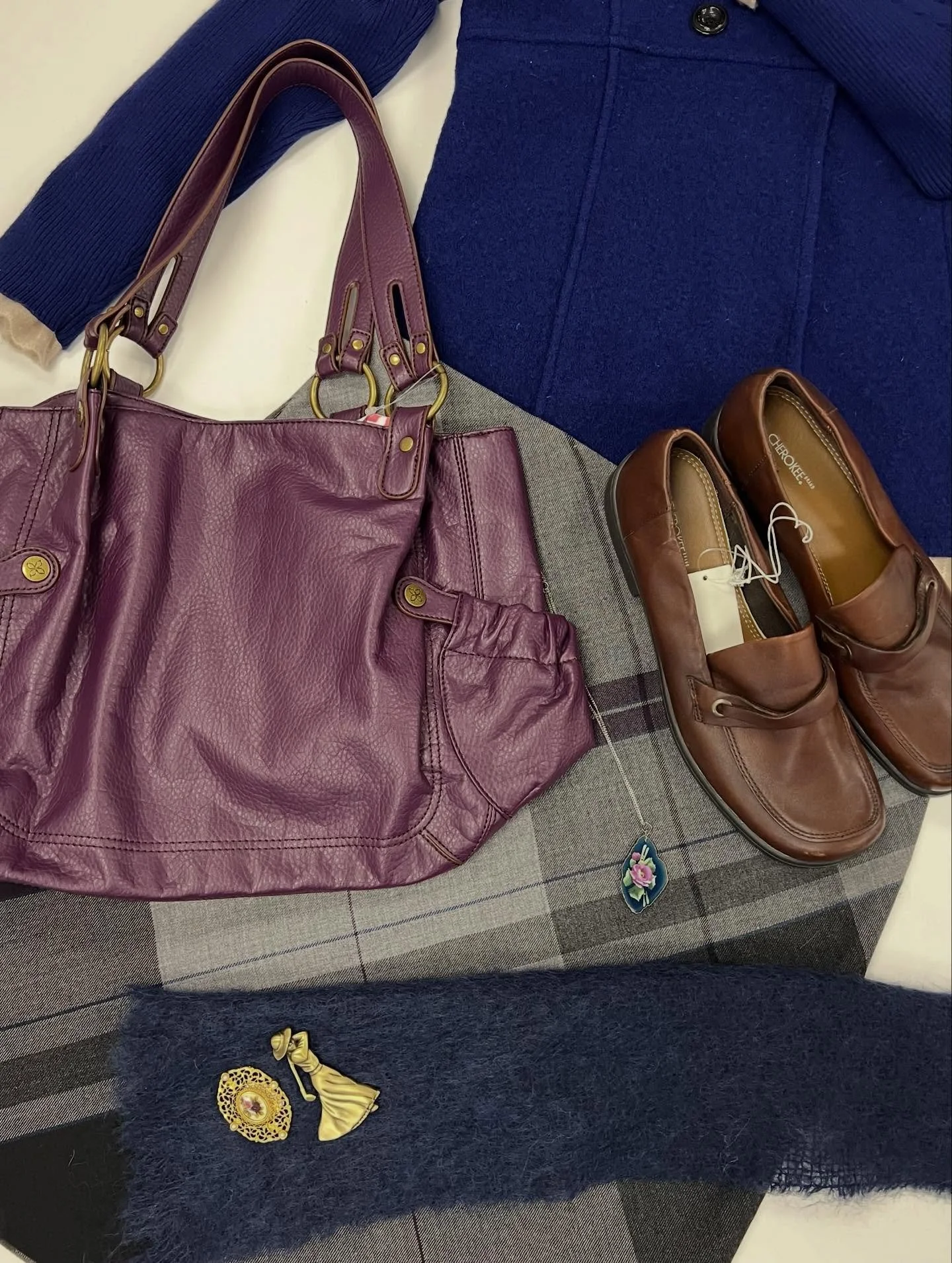 Hundreds of items now as low as $2.50! Nothing ever over $25! Come check it out for yourself - open 7 days a week!

DM us for outfit details!

#buffalothrifting #buffaloshopping #smallbusinessbuffalo #elmwoodandhertel #inclusivefashion