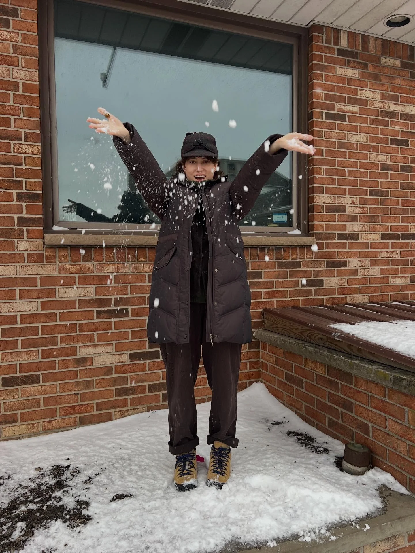 Prancing through the snow in an androgynous slay, through the racks we go, finding all the sales!!!!!! ❄️🙆🏻&zwj;♀️ come find us at the outlet, we&rsquo;ve got your premium warm weather clothes for a fraction of the cost!

Dosa wool fleece, size S $