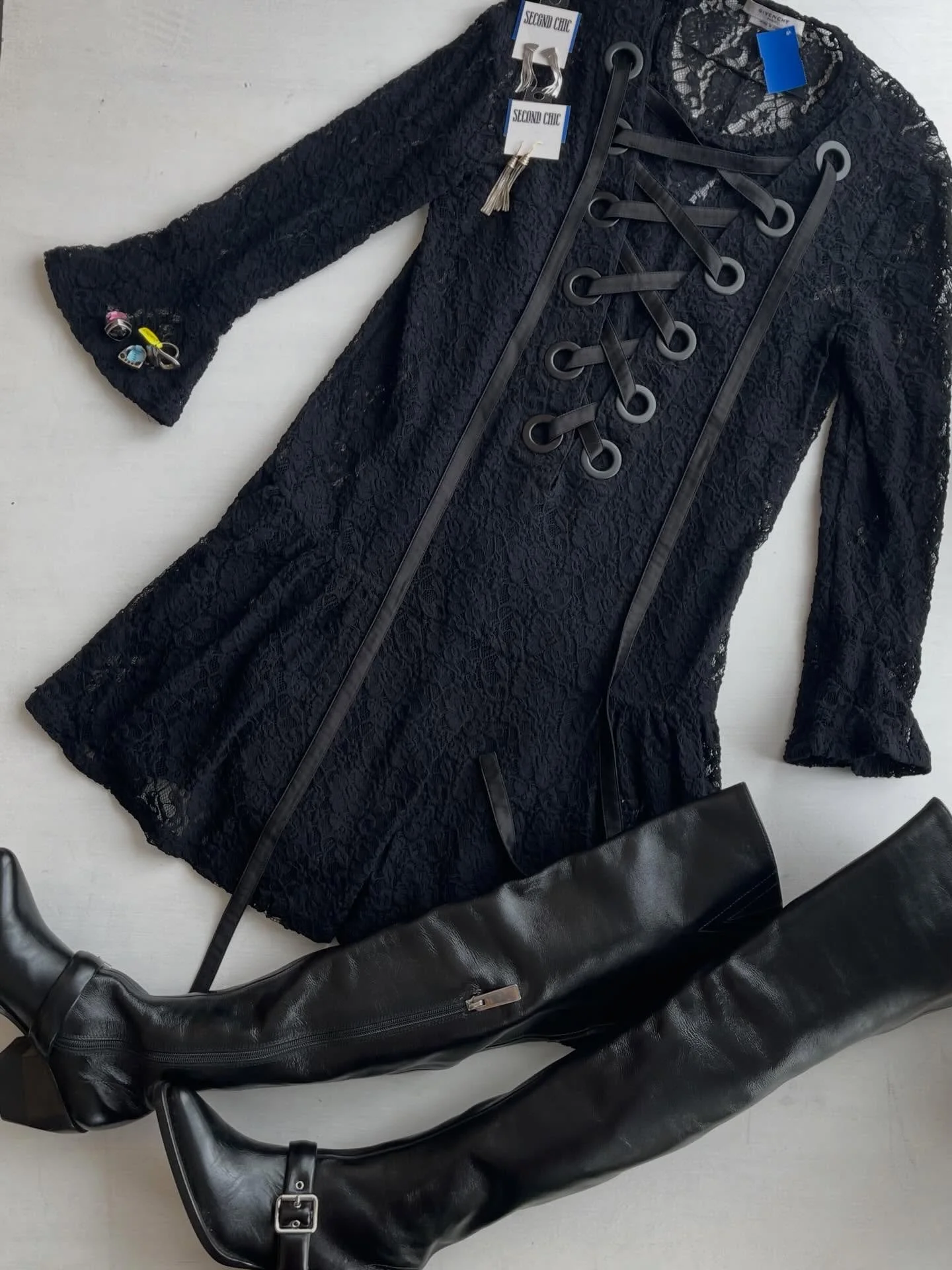 This Givenchy dress is beautiful and versatile ! 

Givenchy lace dress, size XL, $185
Dangle tassel earrings, 925 silver and 585 18k gold, $80
Silver tone fringe earrings, $15
Uno De 50 statement silver tone ring, NOW $27.5
Elle 925 silver chunky Ony