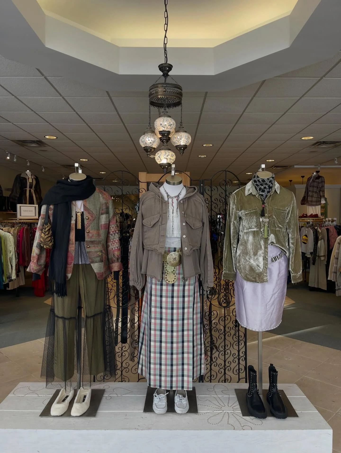 We&rsquo;re moving to spring transitional and so are our mannes!

In February and March, we accept spring transitional consignment. Think light winter, heavy spring, florals, and brighter colors. As always, we love natural fibers! We can&rsquo;t wait