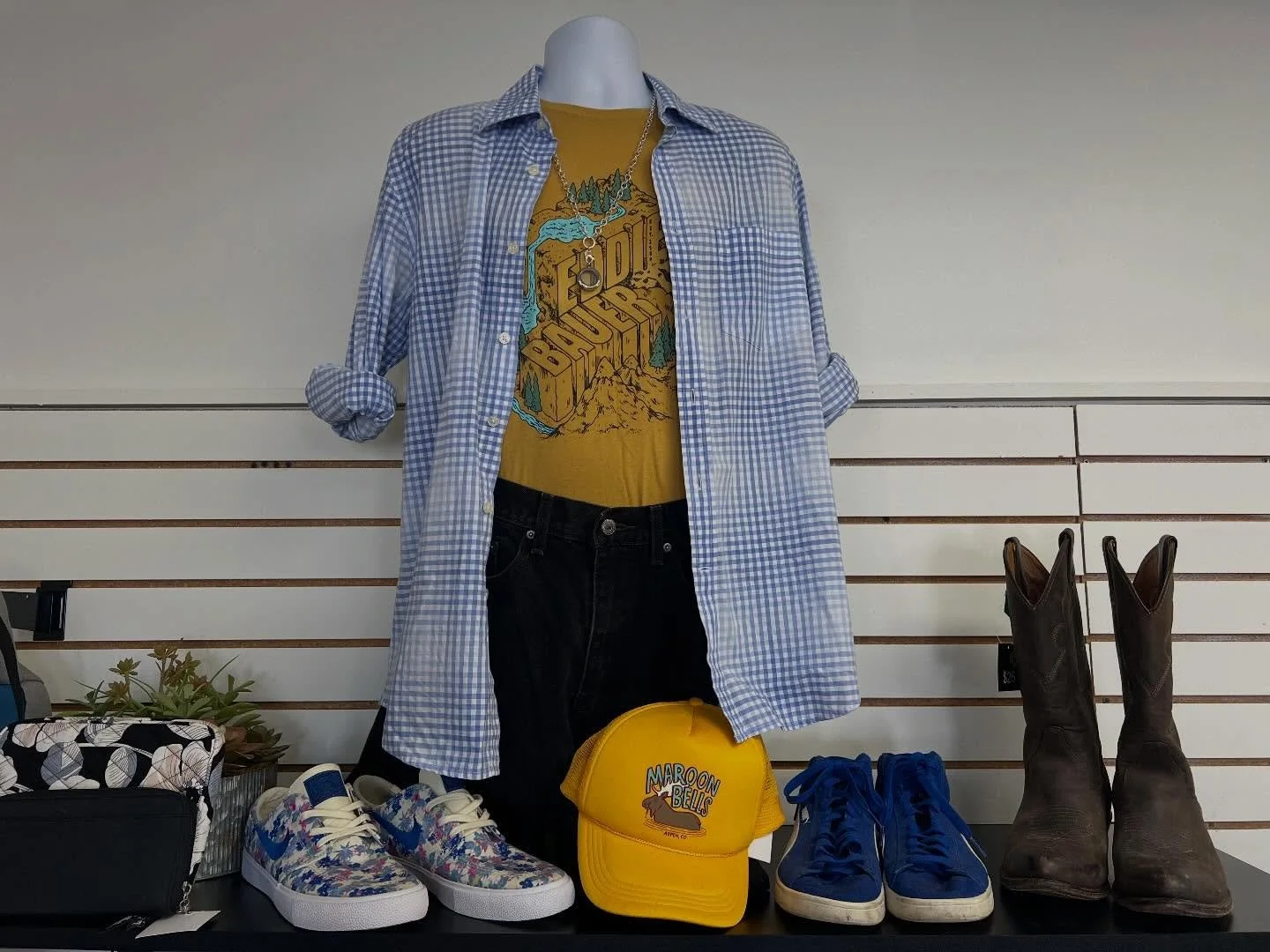 Come hang with us from 11-6, we&rsquo;ve got all your classics and then some ✨💛🌕