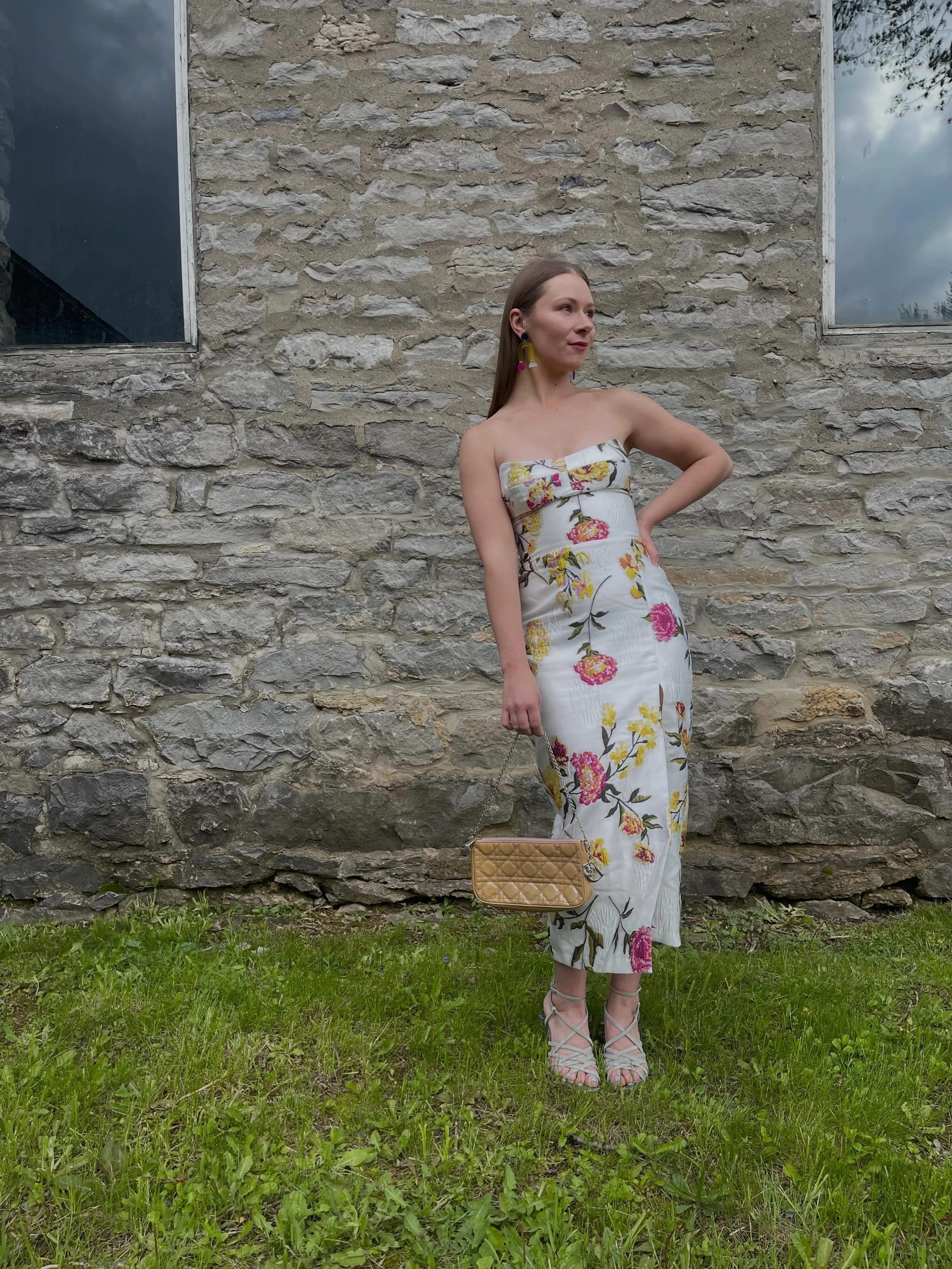 Welcome to our new team member, Alexa! We are so excited to have her 💫🦋 

Outfit details:
Amanda Uprichard dress SOLD
Sam Edelman heels 7.5, $35
Dior purse $280

#vintagefashion #fashionbuffalony #consignmentshop #thriftbuffalo  #smallbusinessbuffa