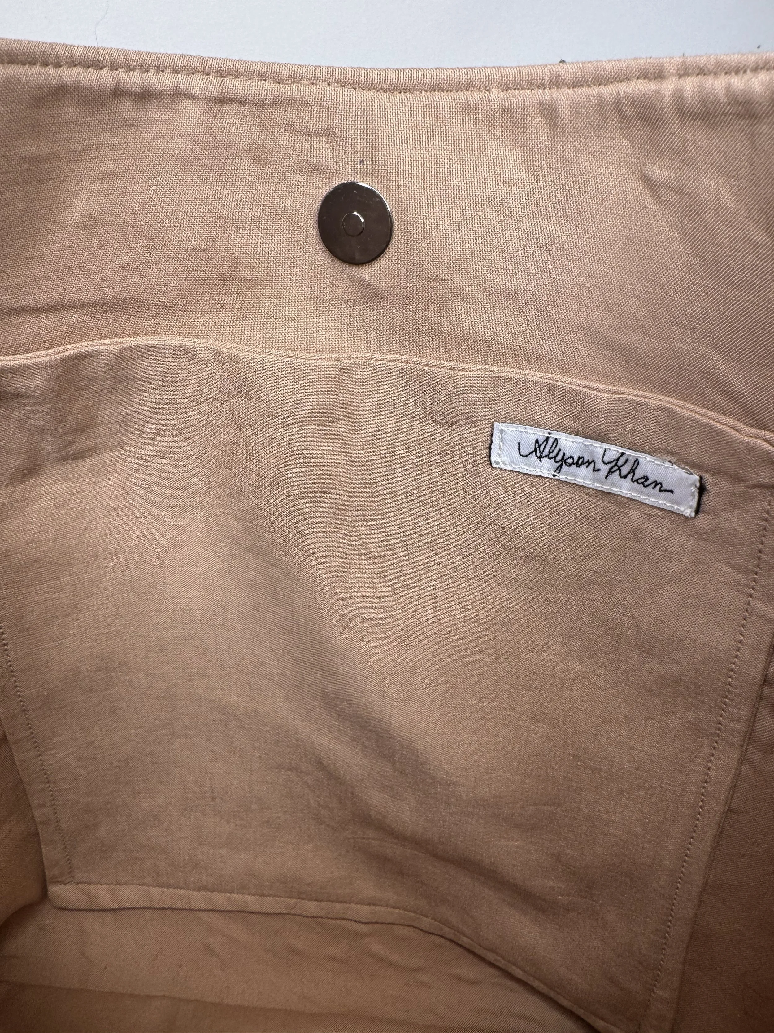 Inner-blk-label.jpg