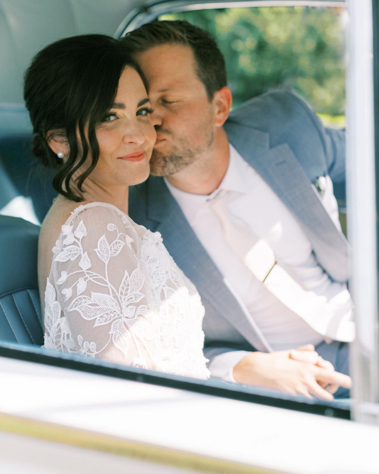 First Valentines as husband and wife ❤️ (and of course an excuse to keep sharing my wedding photos). 

I love you to the moon and back 🌙

📷 @jessfredericksphoto